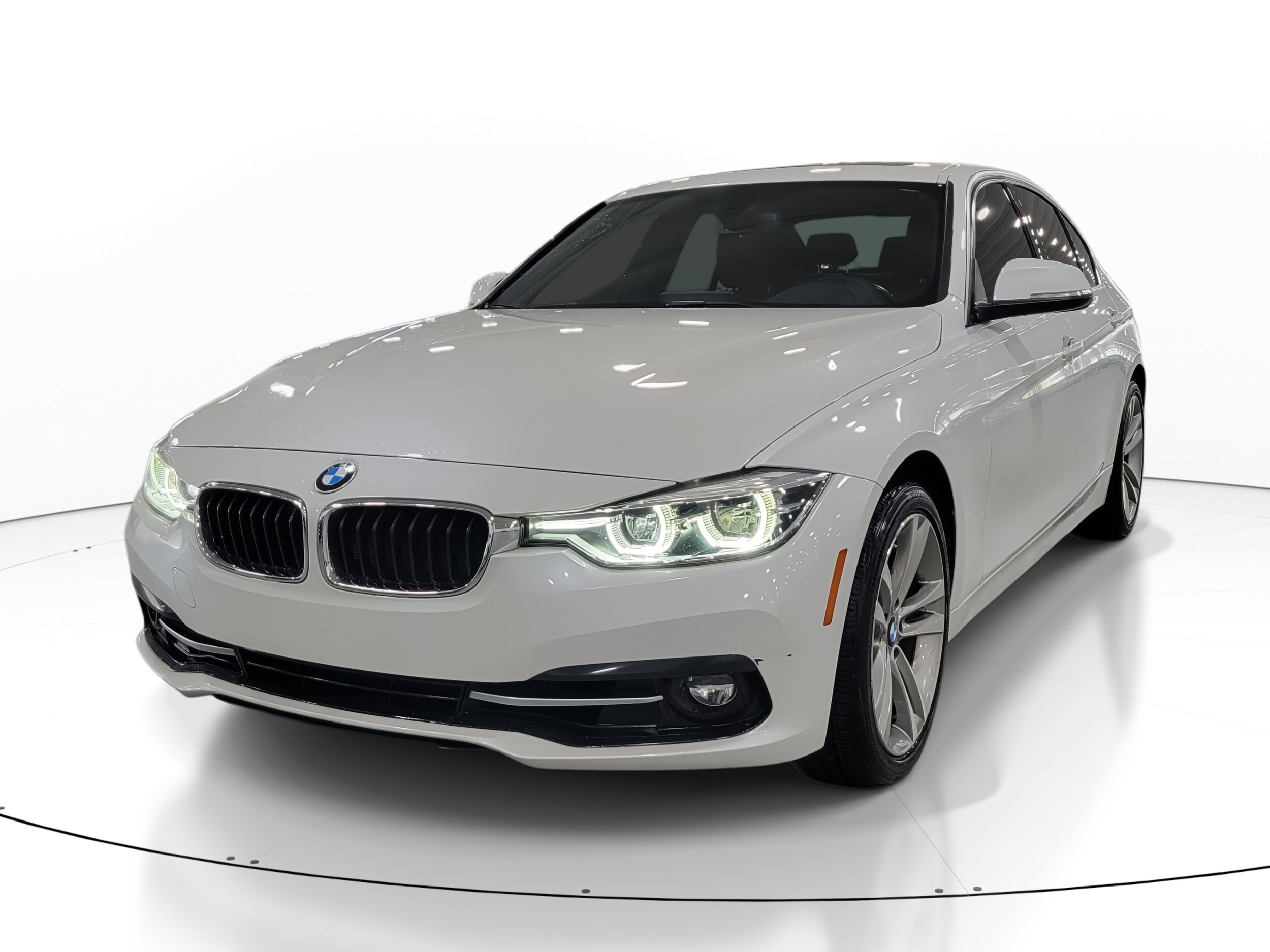2018 Bmw 330i Sedan photo 2