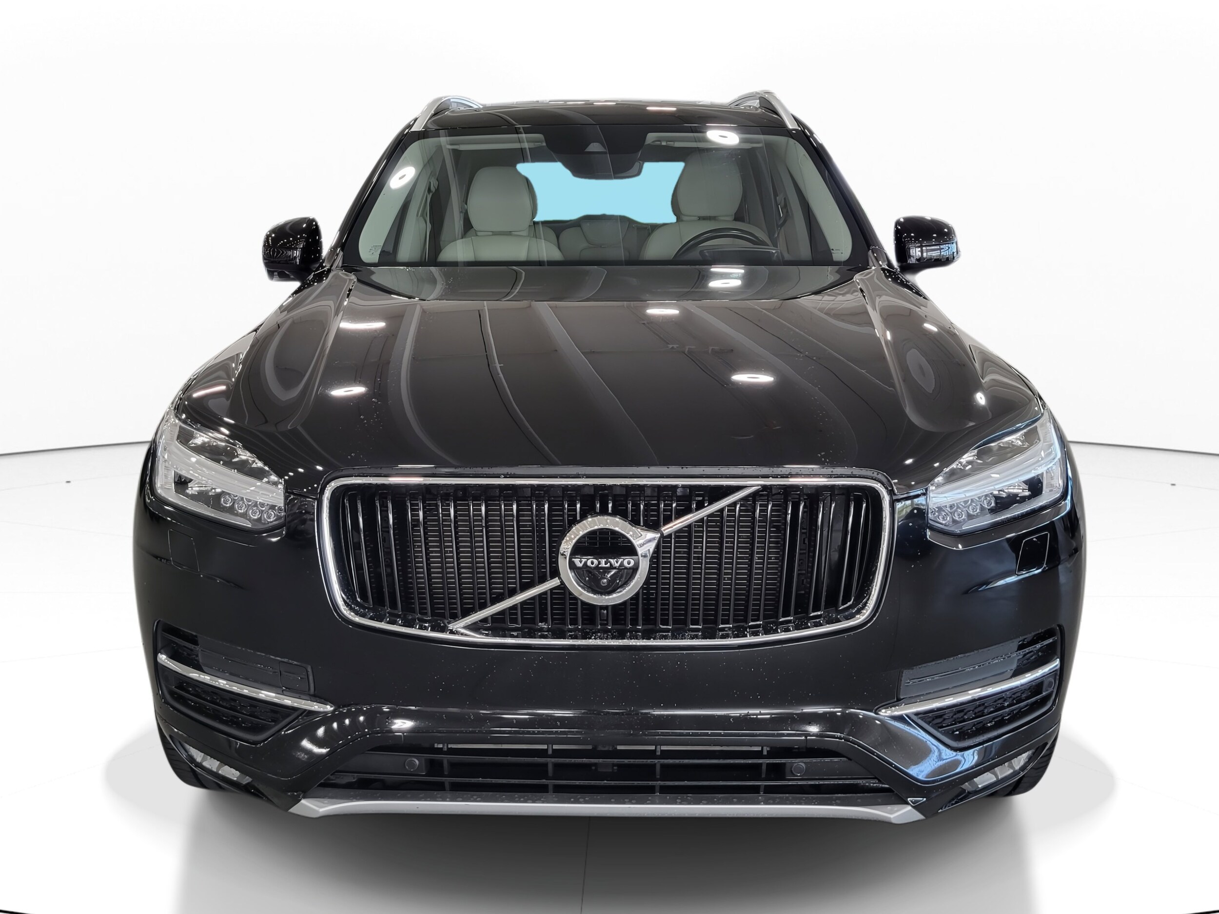 2019 Volvo XC90 T6 Momentum photo 3