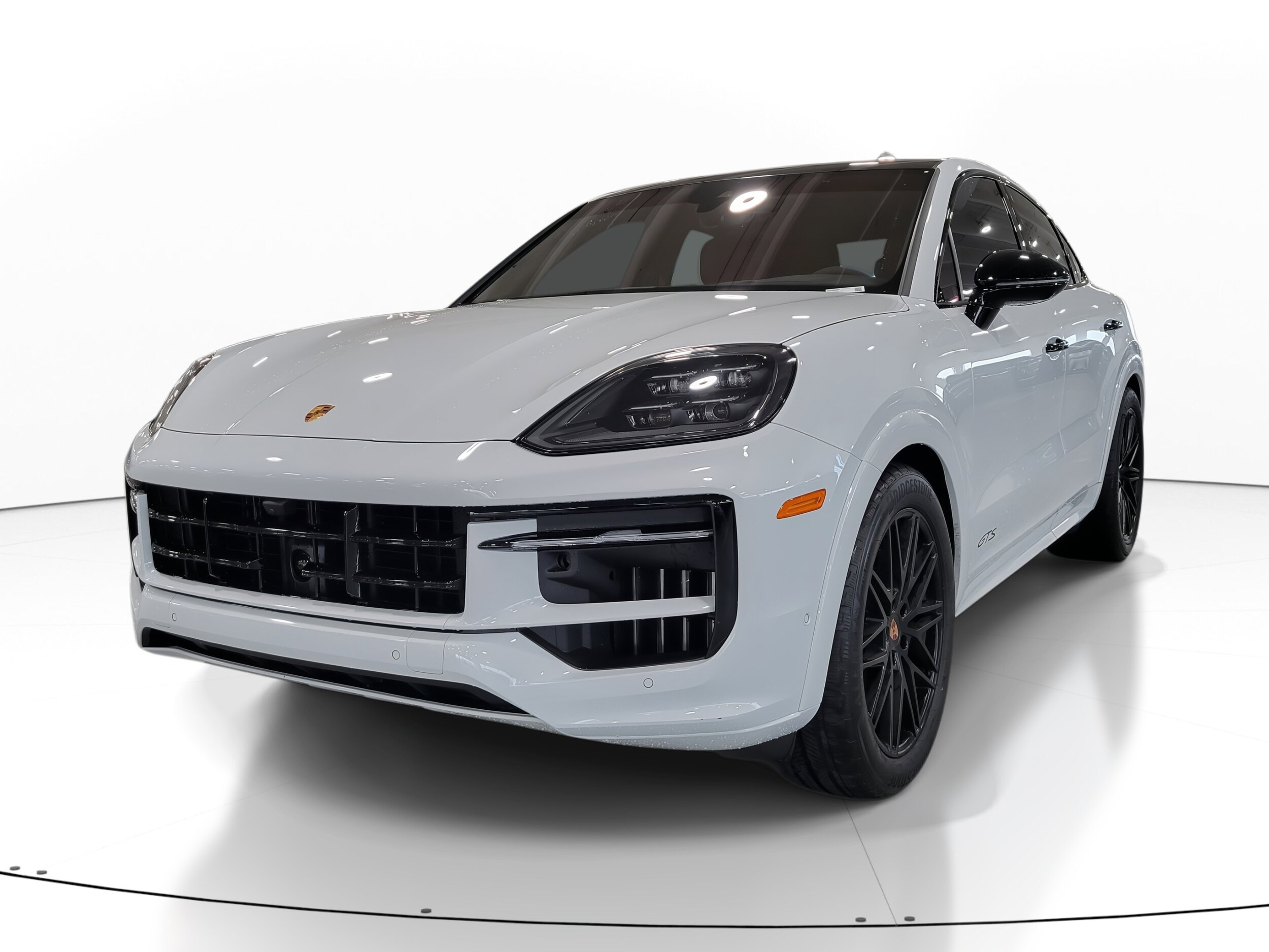2026 Porsche Cayenne Coupe GTS photo 2