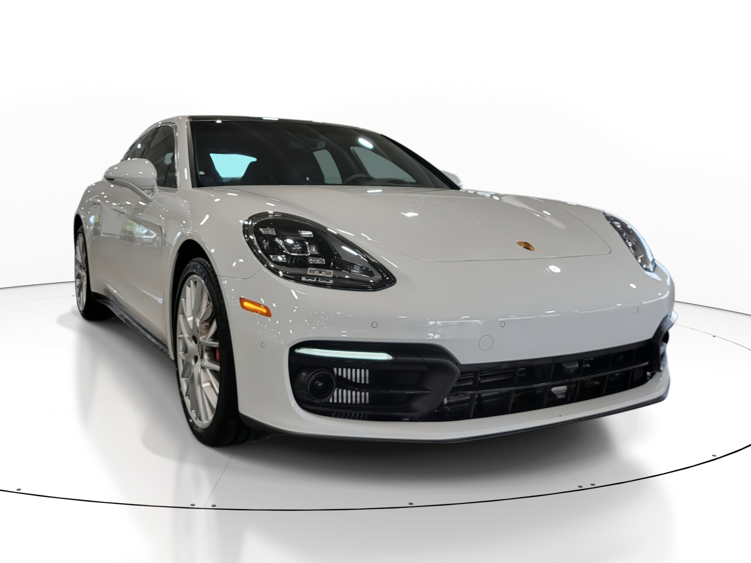 2023 Porsche Panamera 4S photo 4