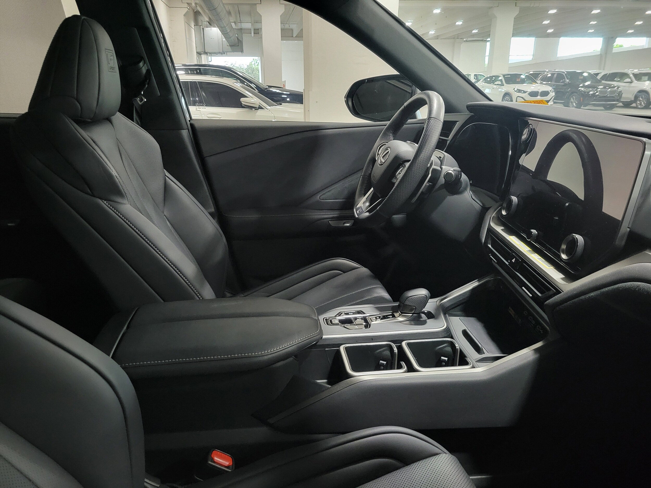 2024 Lexus TX 500h F SPORT Premium photo 3