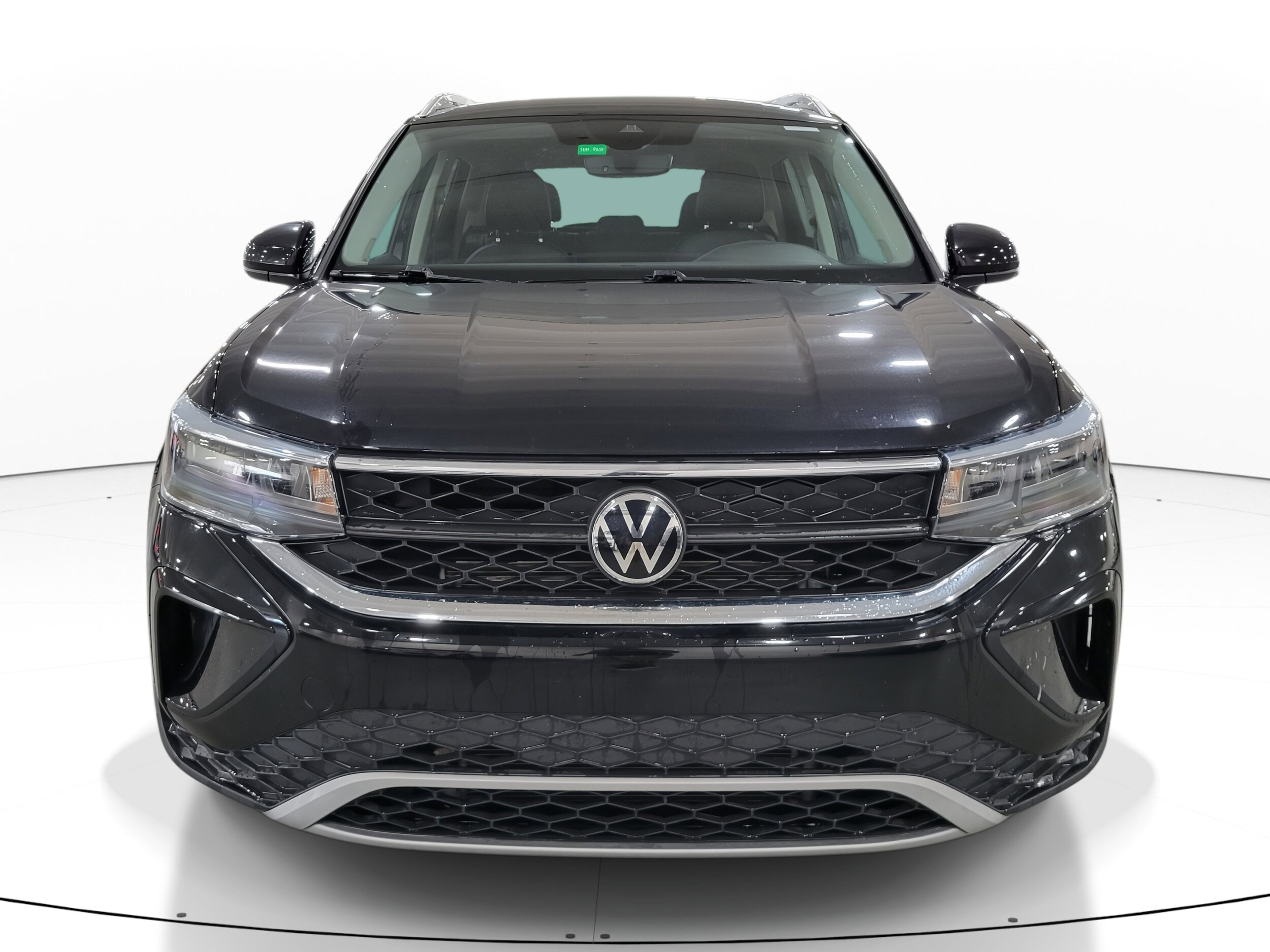 2022 Volkswagen Taos SE photo 3