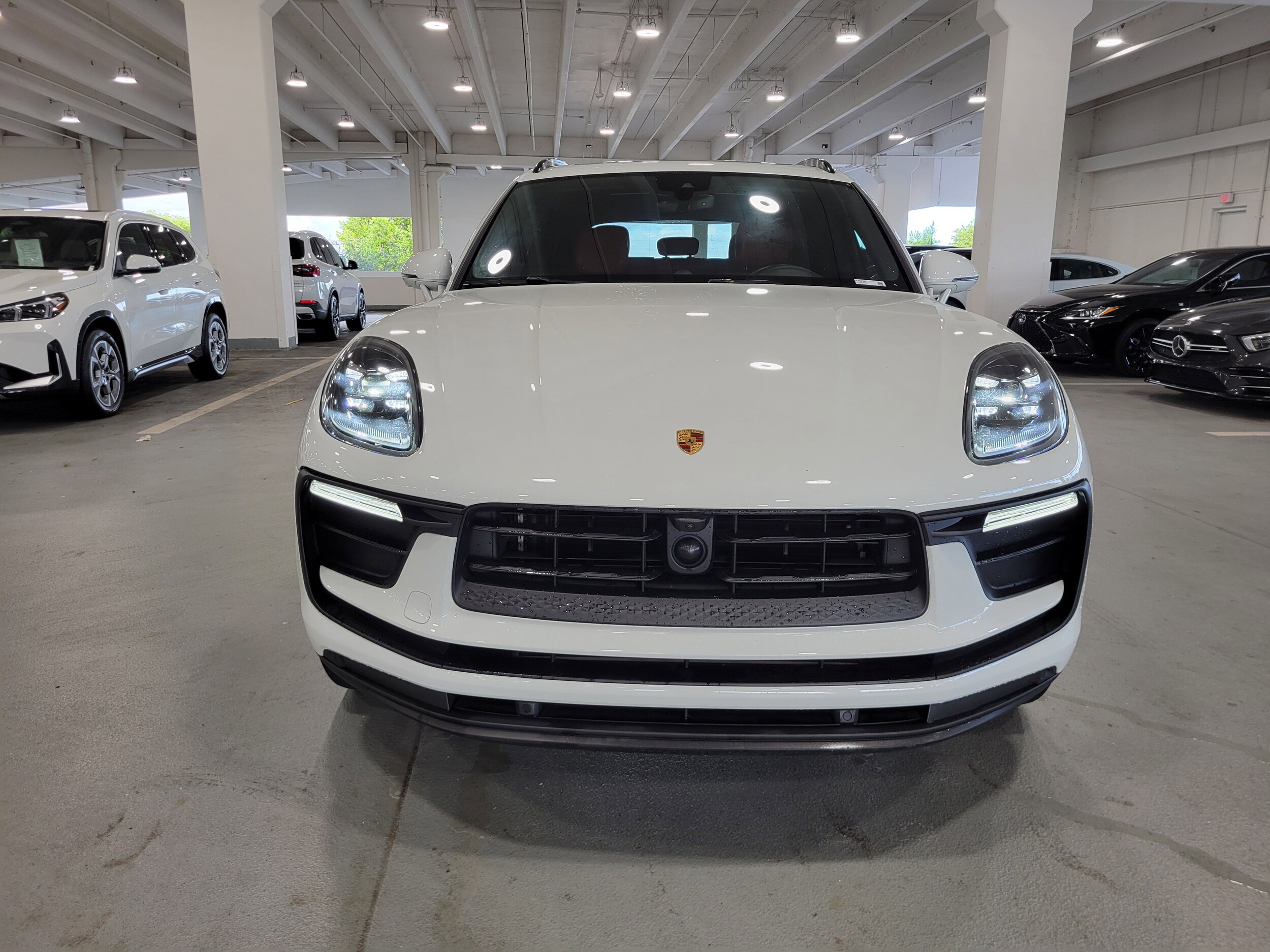 2024 Porsche Macan T photo 3