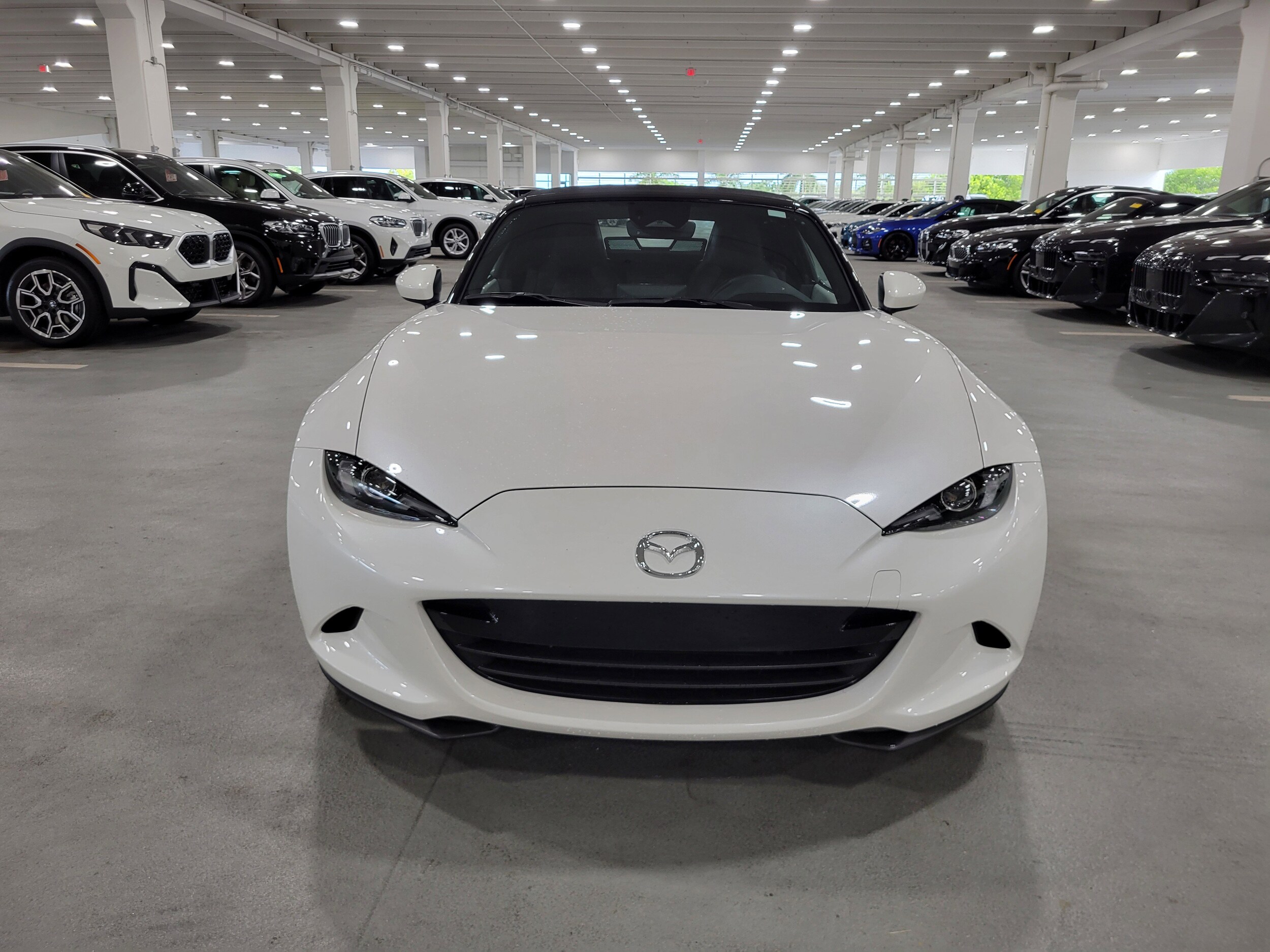 2024 Mazda MX-5 Miata Miata Grand Touring photo 3