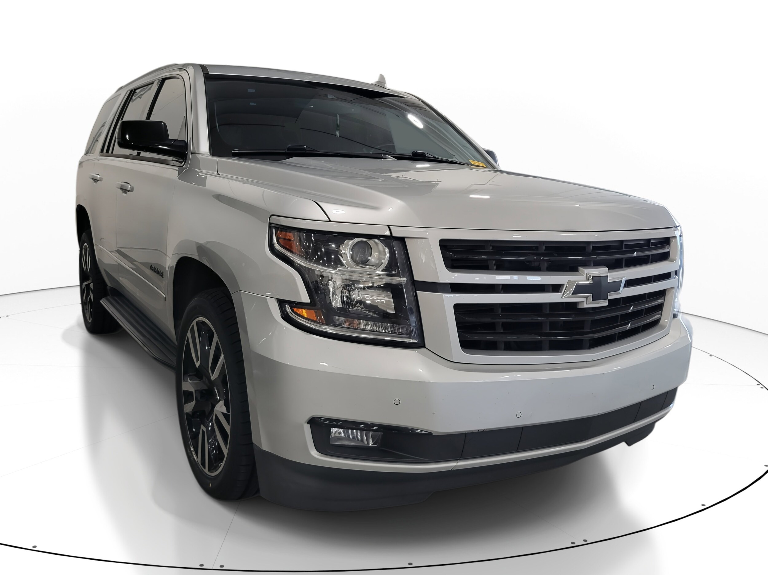 2020 Chevrolet Tahoe Premier photo 2