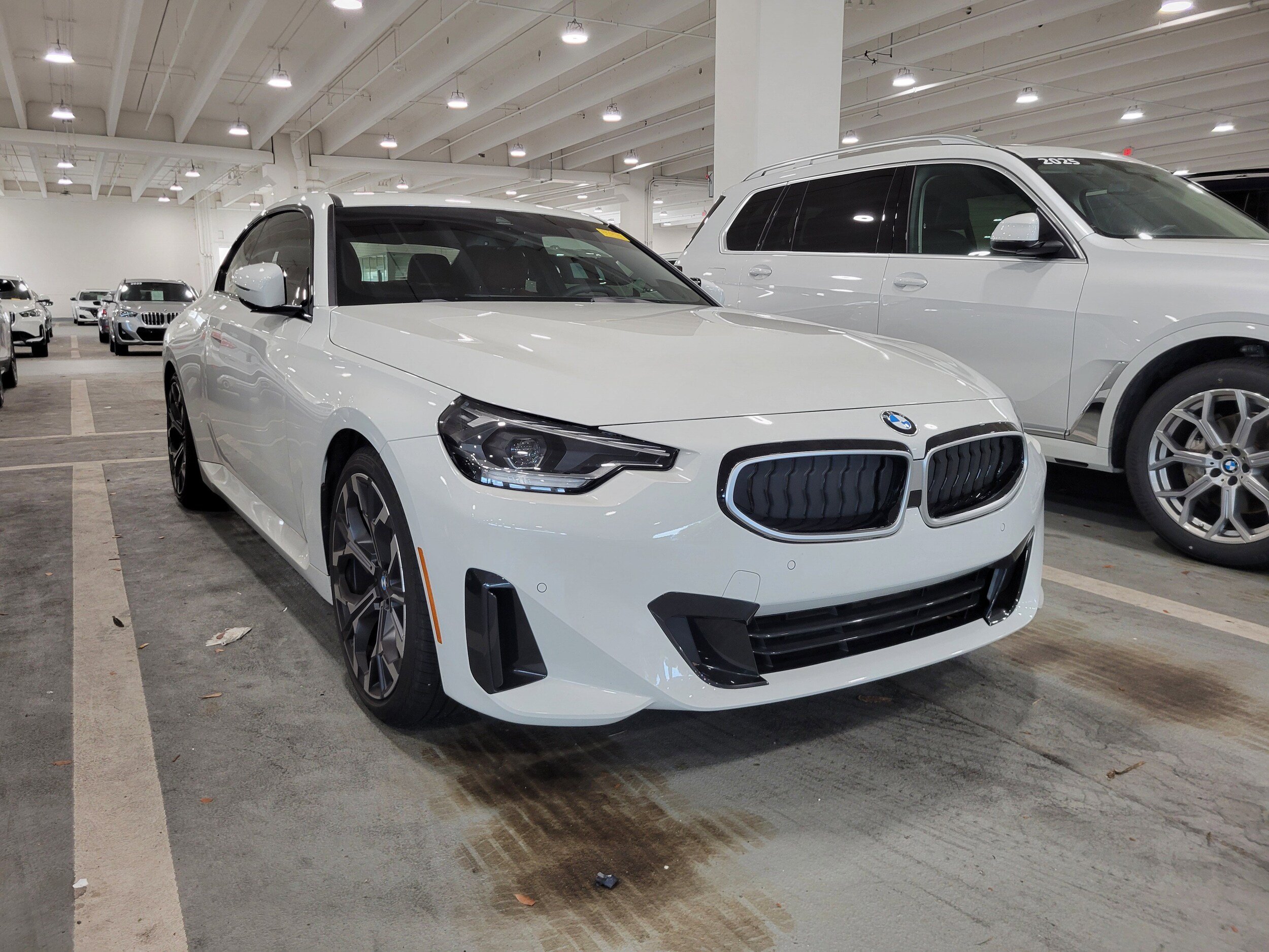 2025 Bmw 230i Coupe photo 2