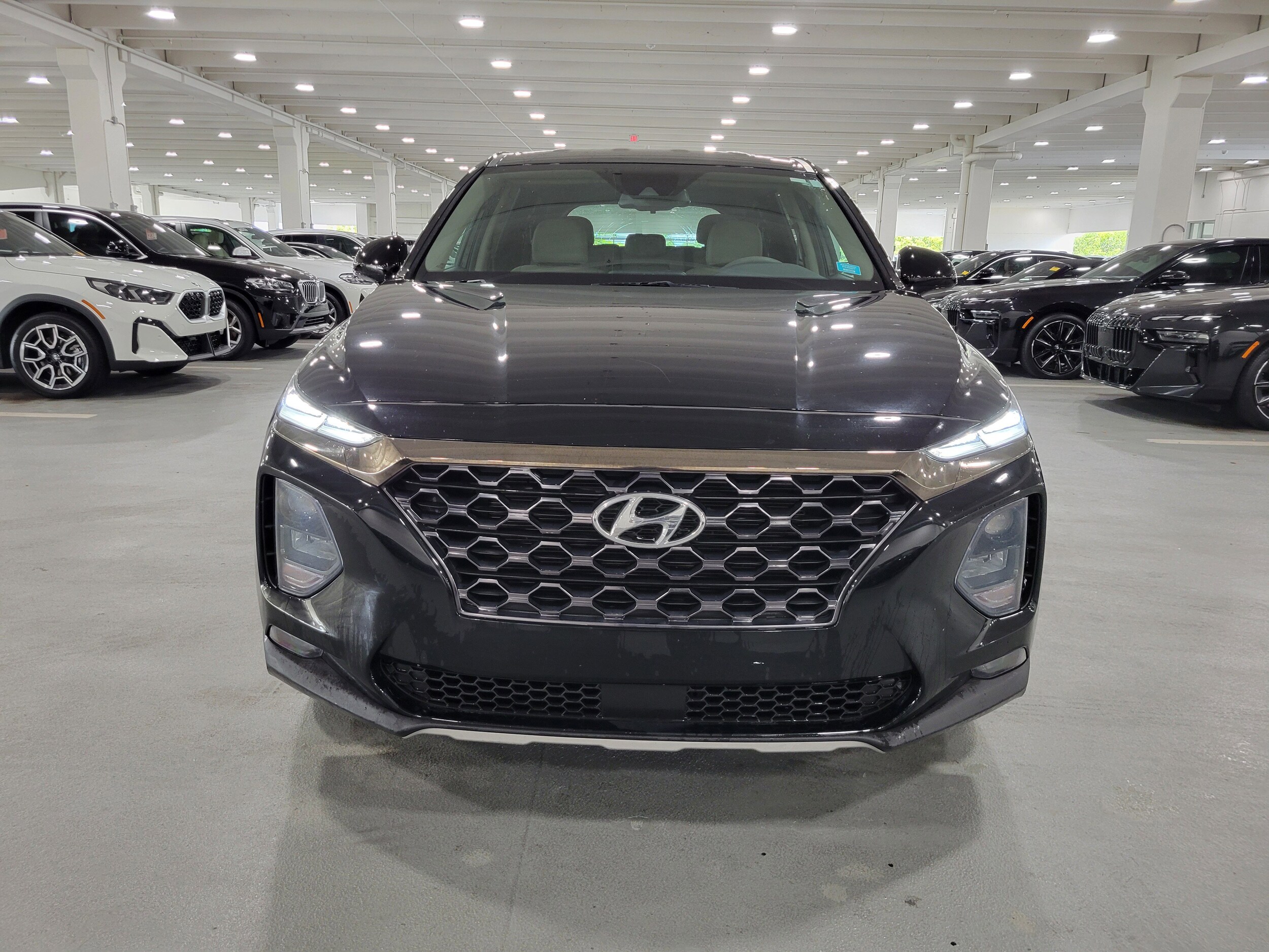 2019 Hyundai Santa Fe SEL Plus photo 2
