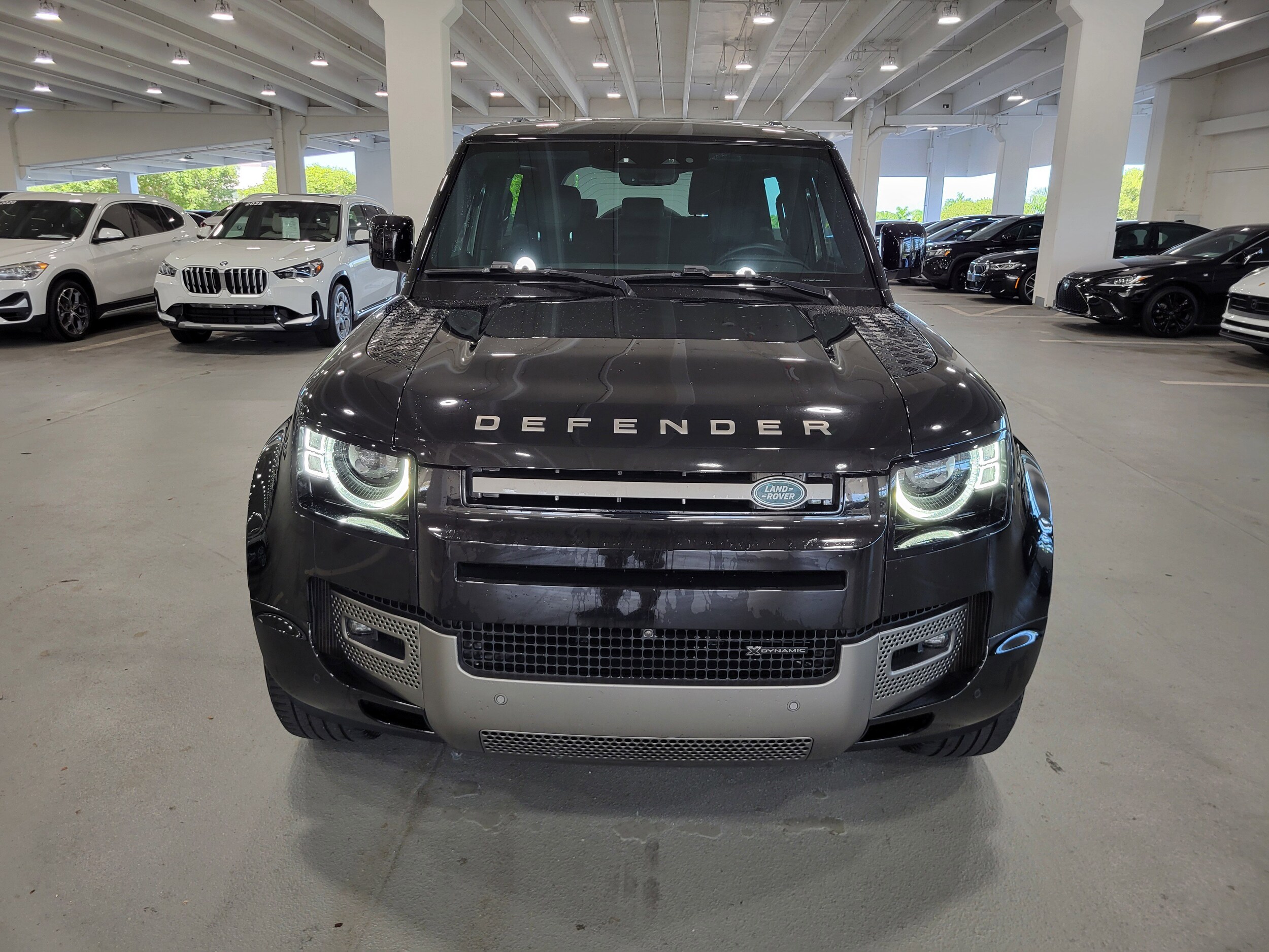 2023 Land Rover Defender 90 X-Dynamic SE photo 2