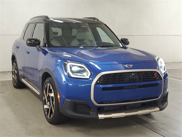 2025 Mini Cooper S ALL4 photo 2