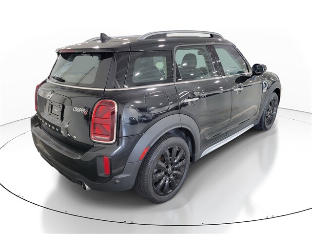 2024 Mini Cooper Signature photo 2