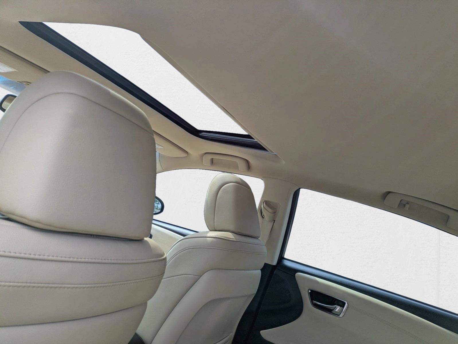 2014 TOYOTA AVALON - Image 18