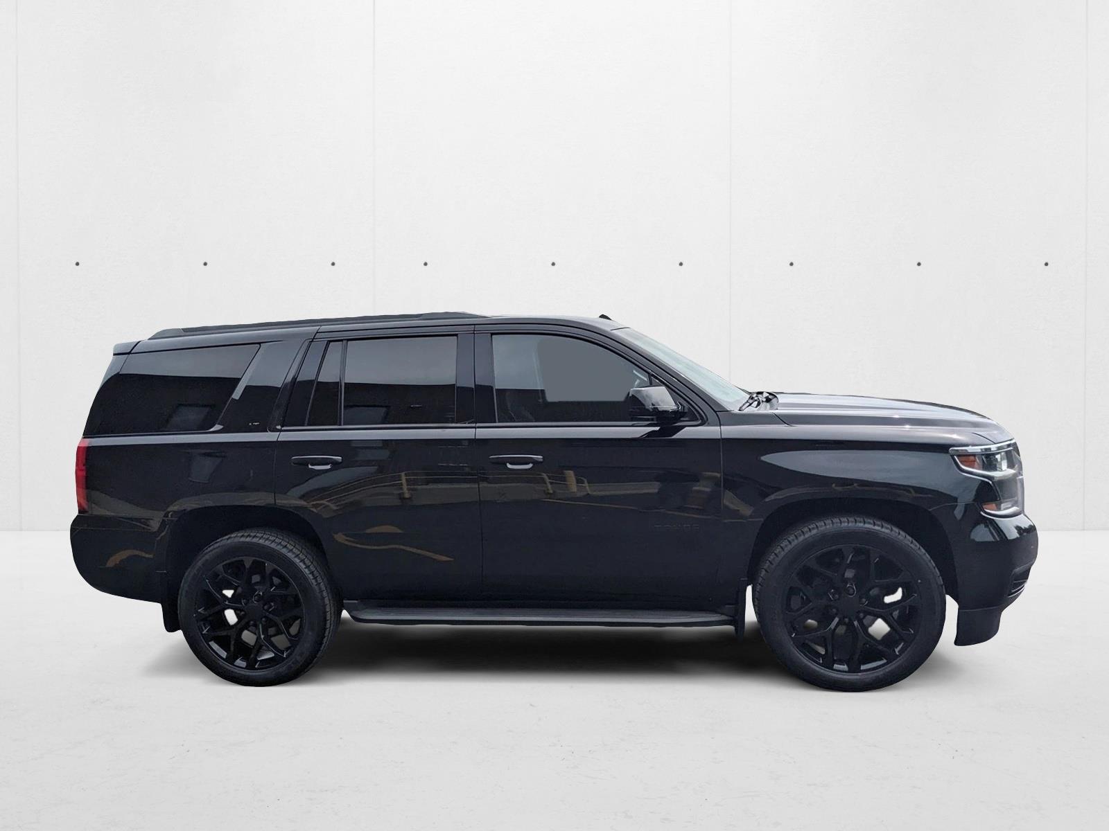 2015 Chevrolet Tahoe LT photo 2