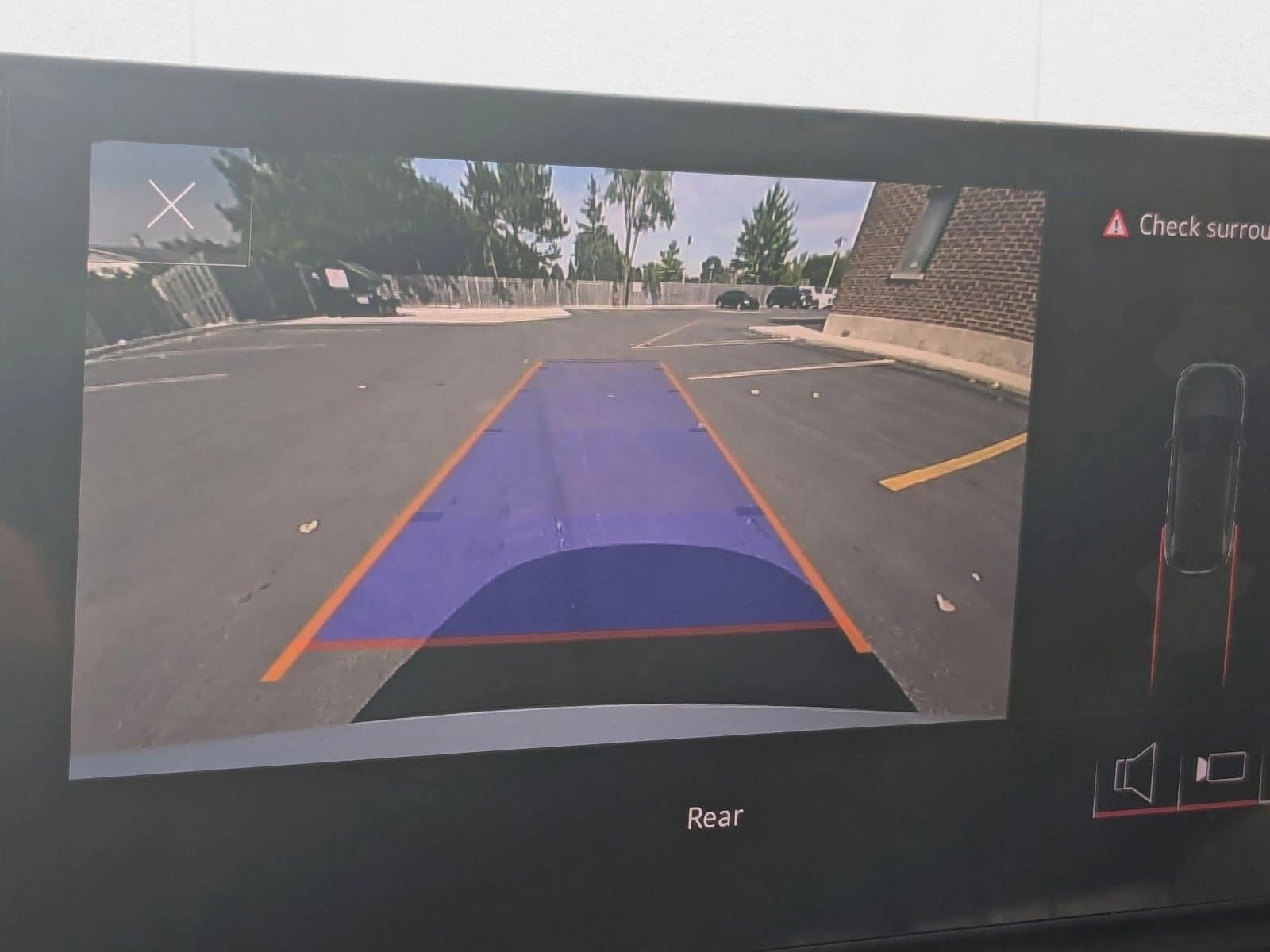 2025 AUDI Q5 - Image 11