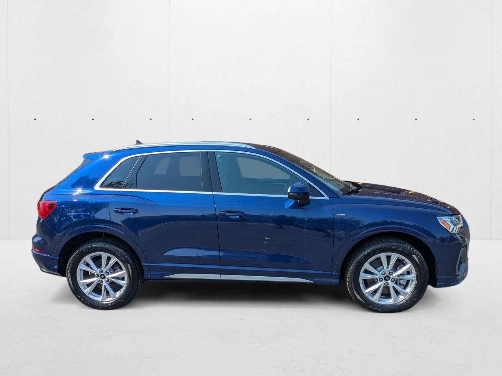2025 Audi Q3 S line Premium photo 4