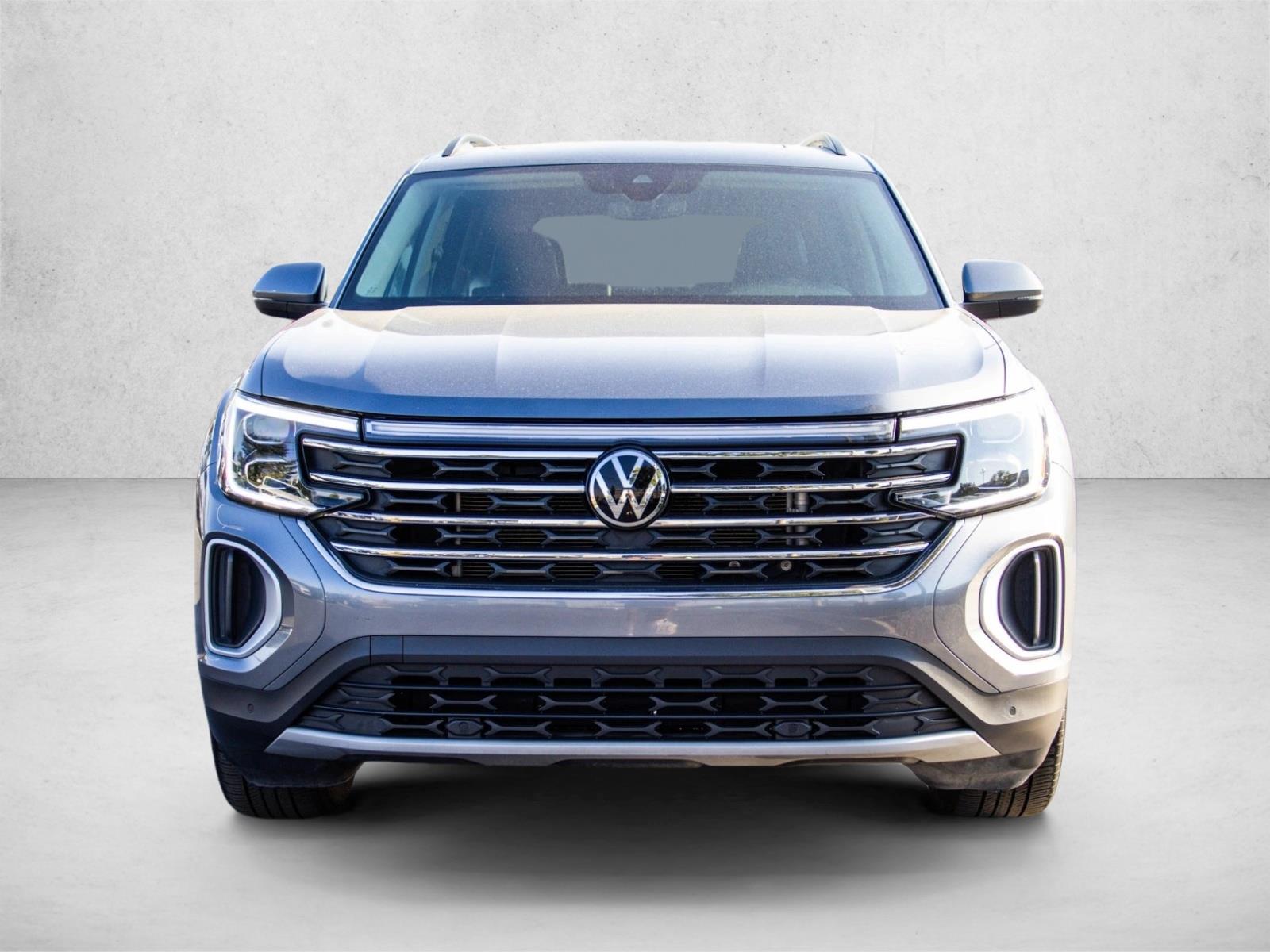 2024 Volkswagen Atlas SE Technology photo 2