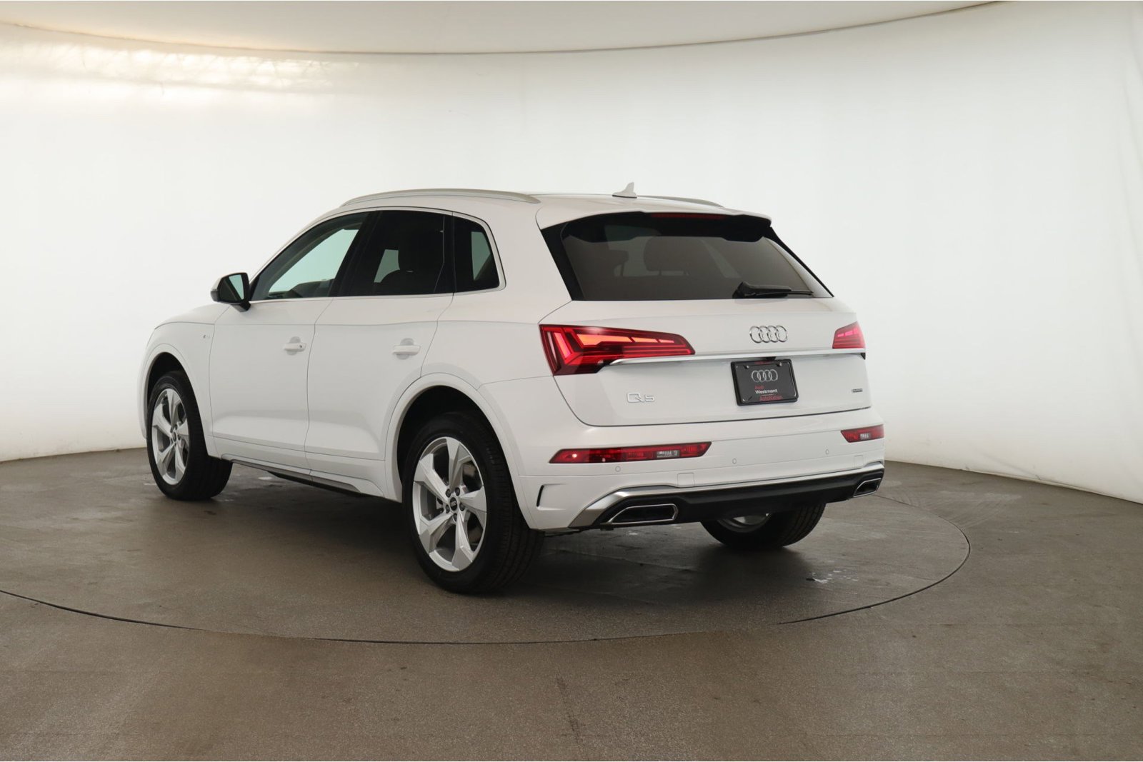 2025 AUDI Q5 - Image 7