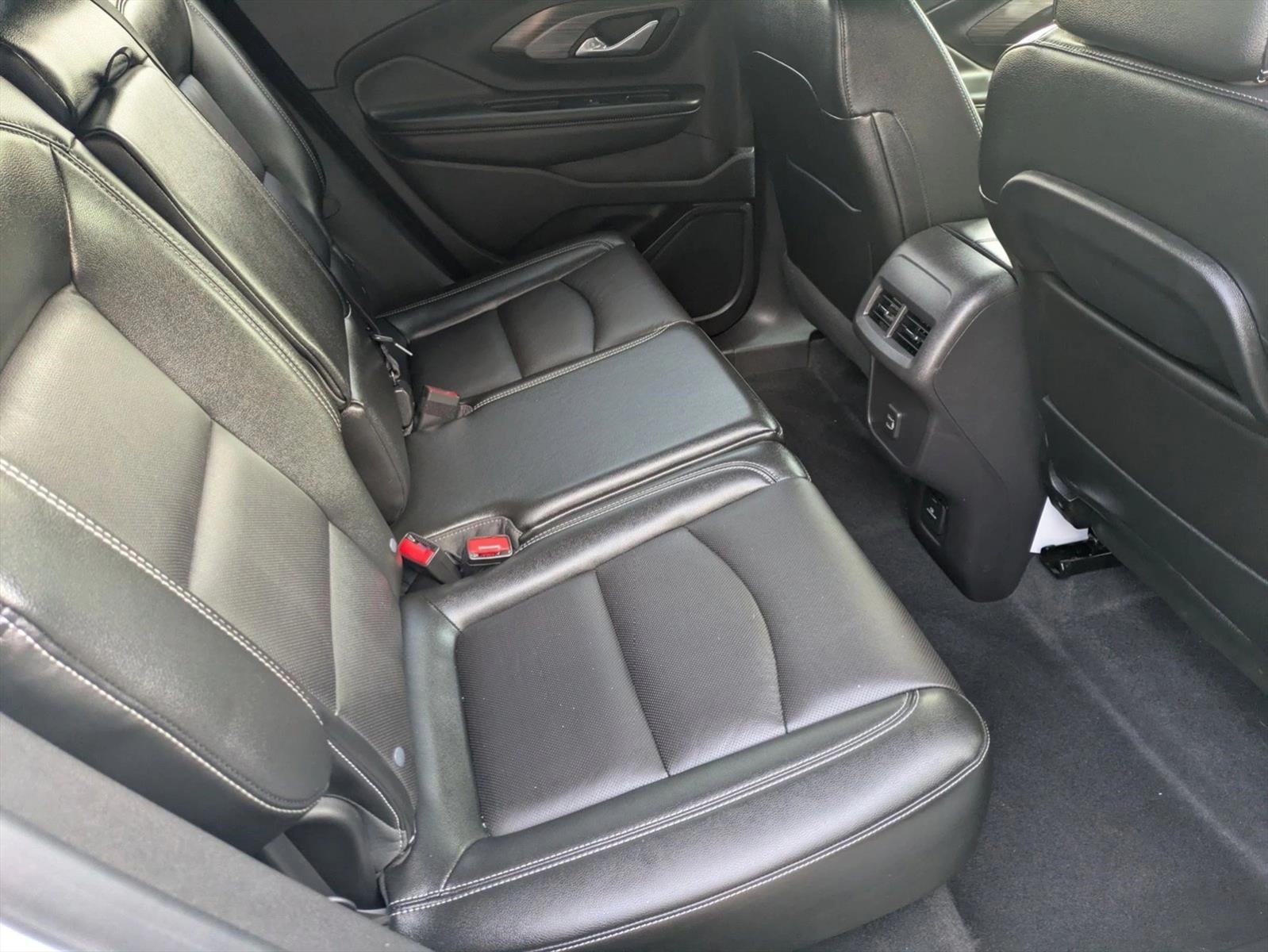 2024 GMC TERRAIN - Image 18