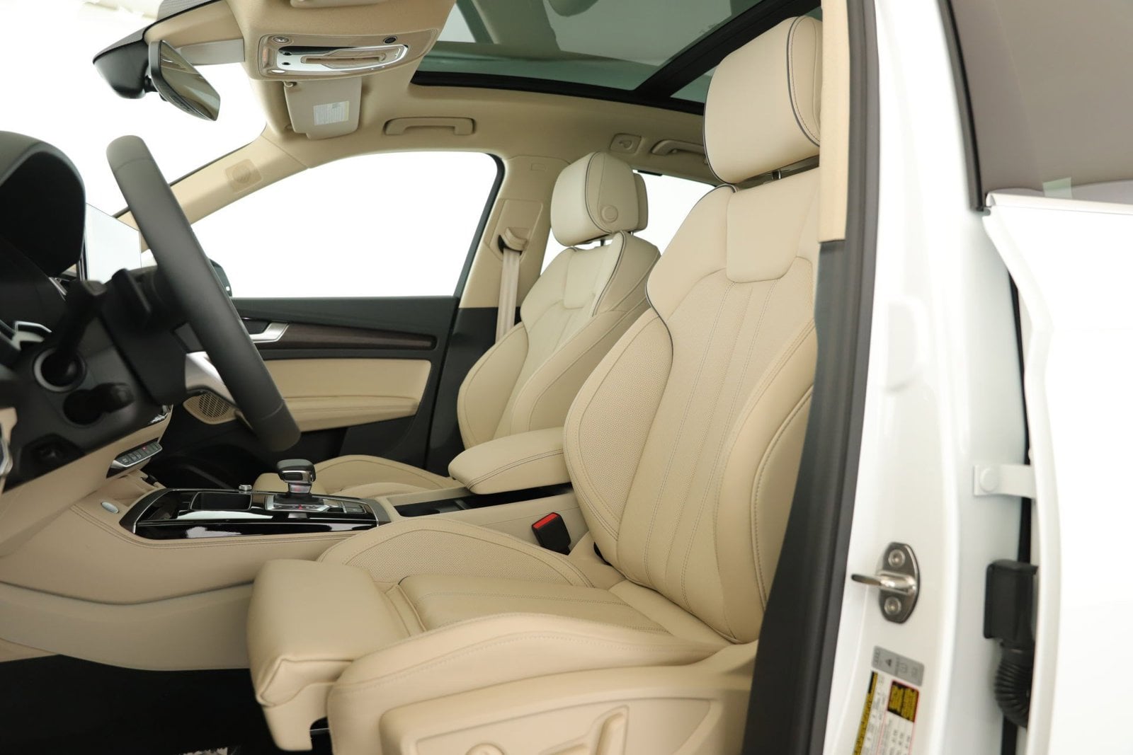 2025 AUDI Q5 - Image 10