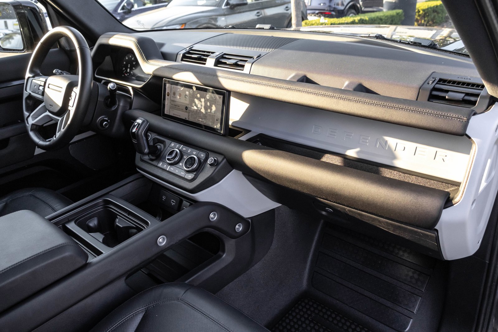 2024 LAND ROVER DEFENDER - Image 24