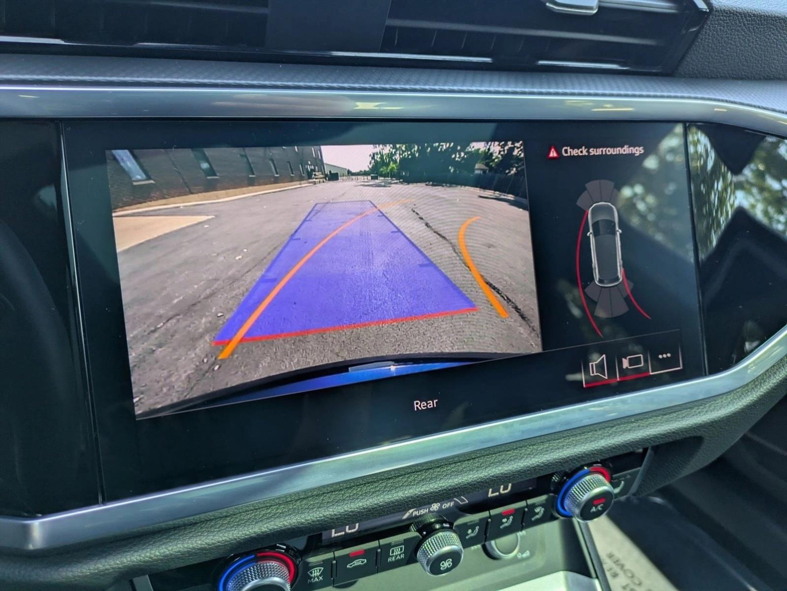 2025 AUDI Q3 - Image 14