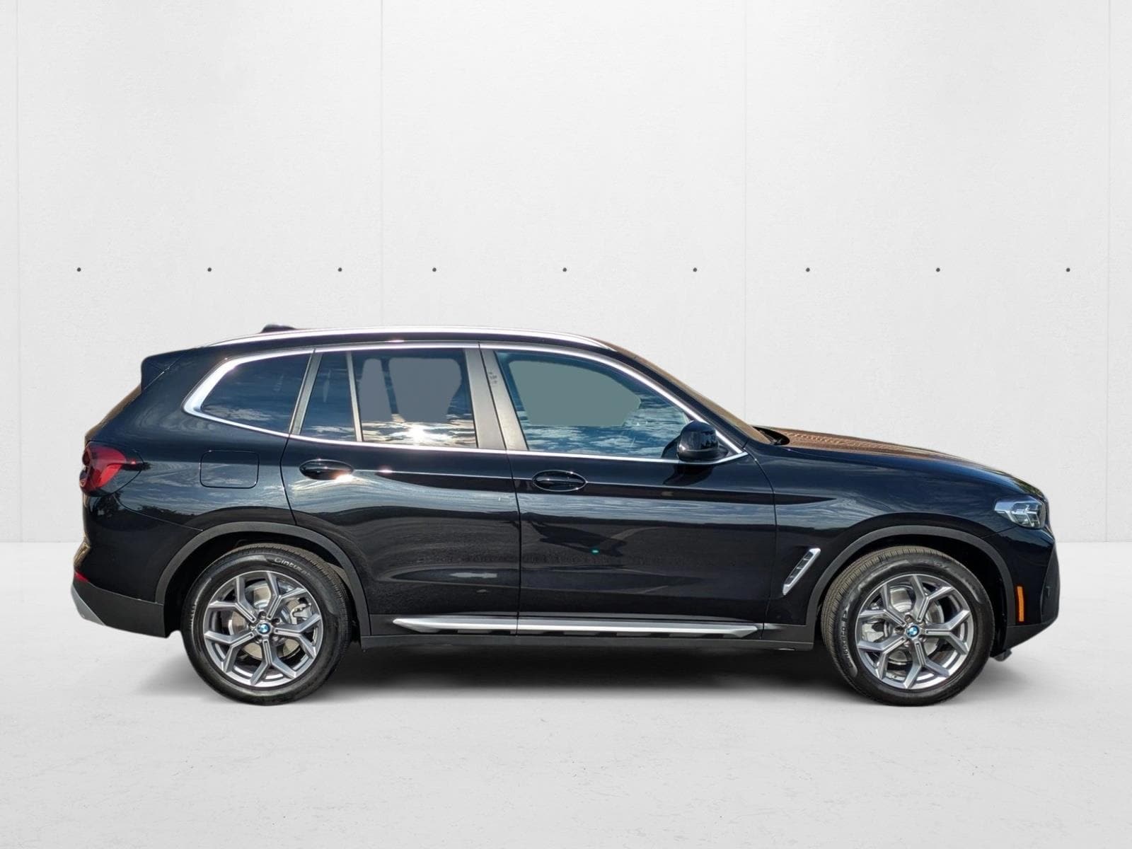 2023 BMW X3 - Image 4