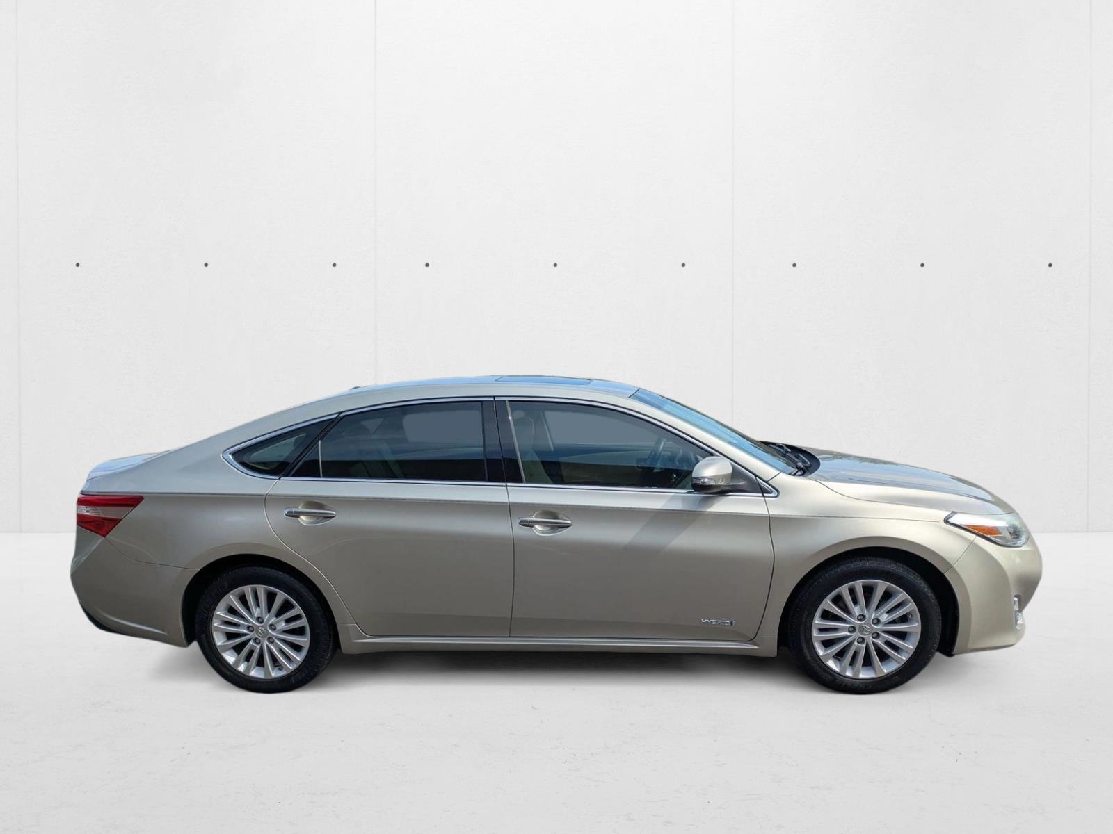 2014 Toyota Avalon Hybrid XLE Touring photo 4
