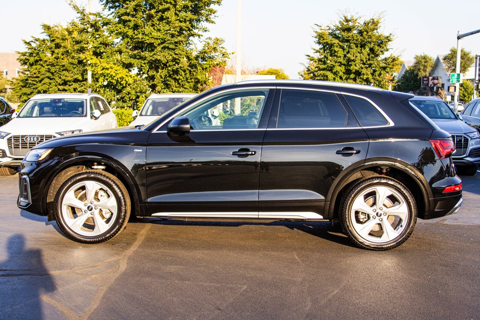 2025 AUDI Q5 - Image 8