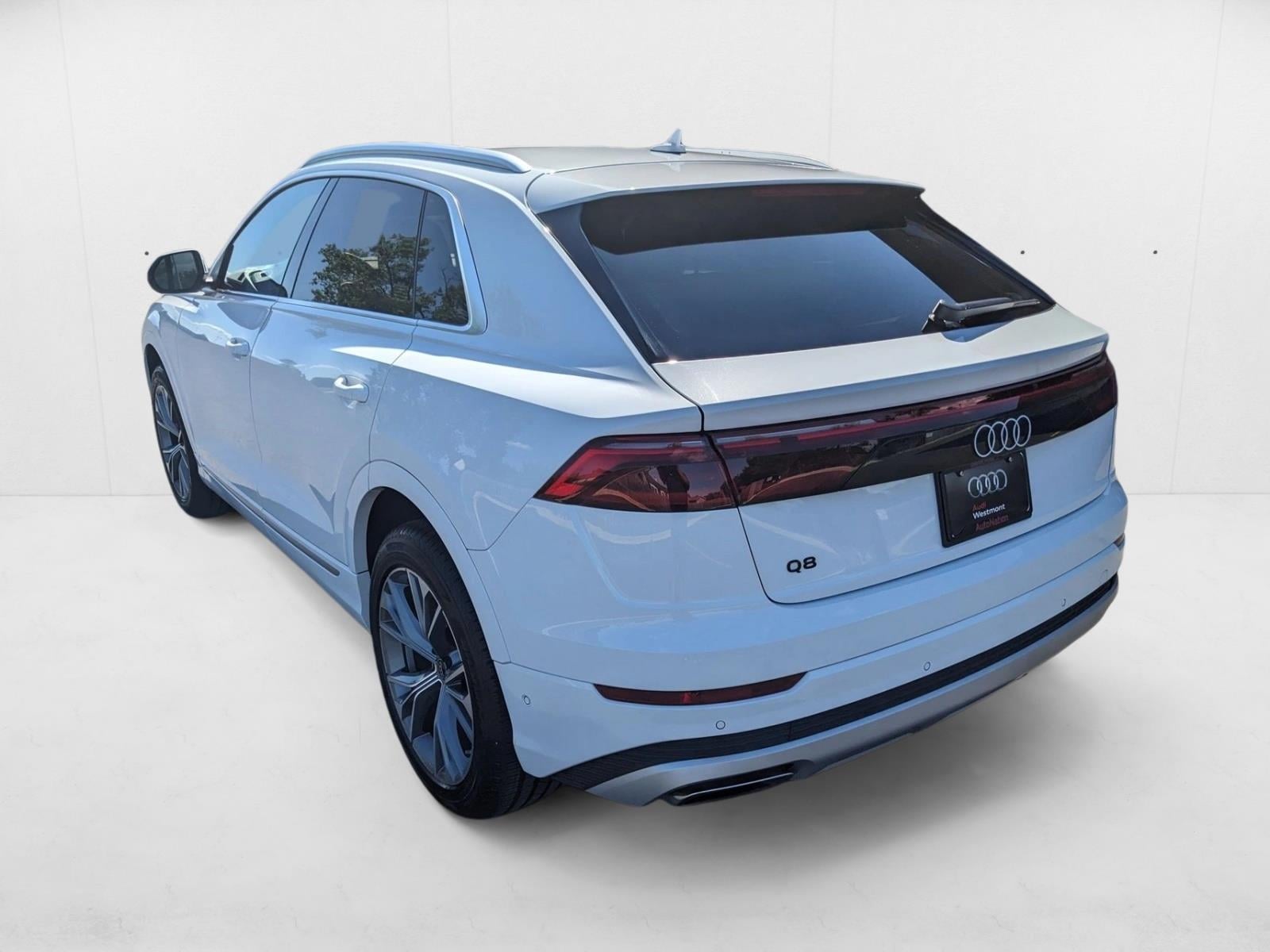 2025 AUDI Q8 - Image 8