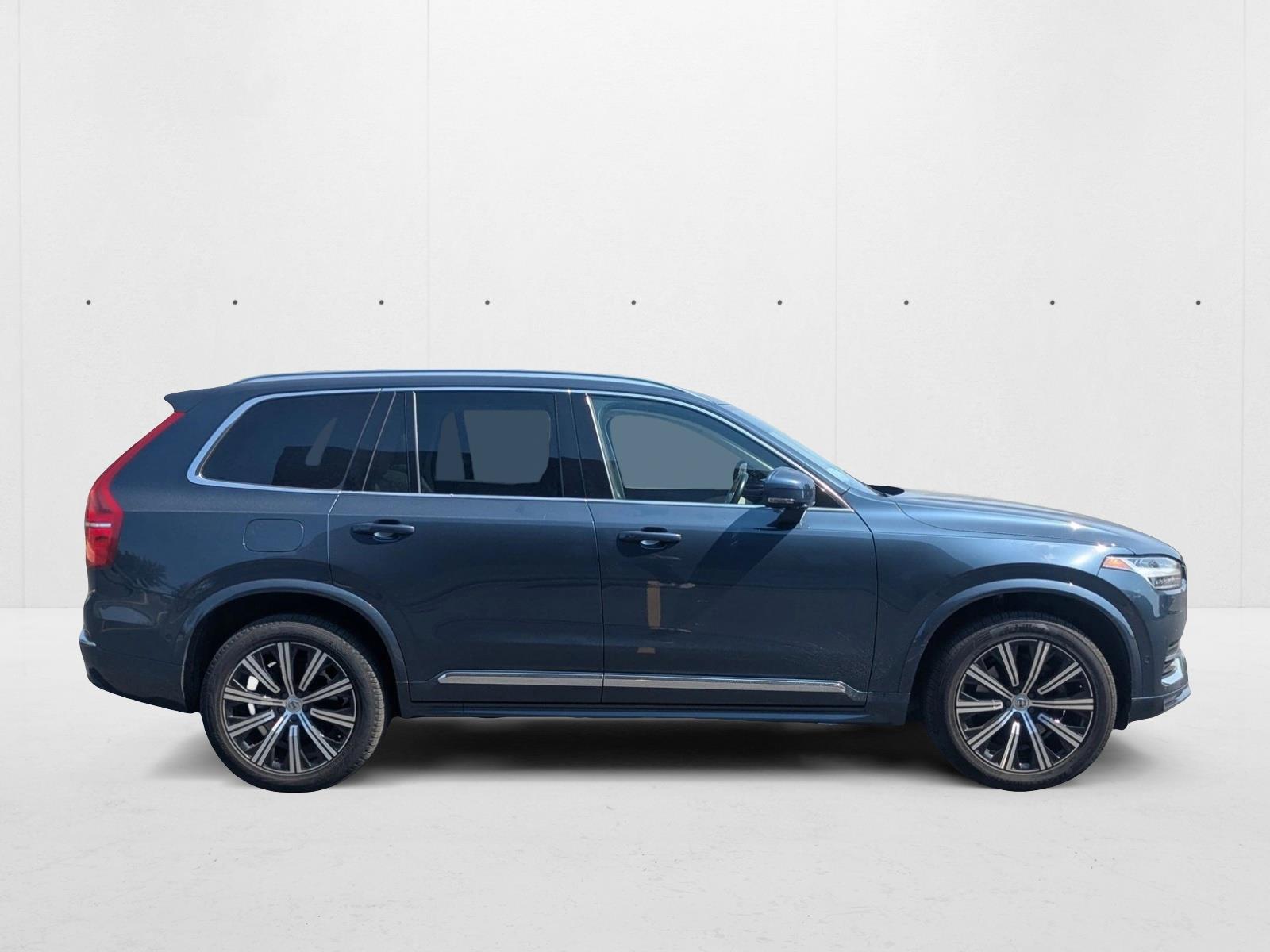 2023 Volvo XC90 Plus photo 2