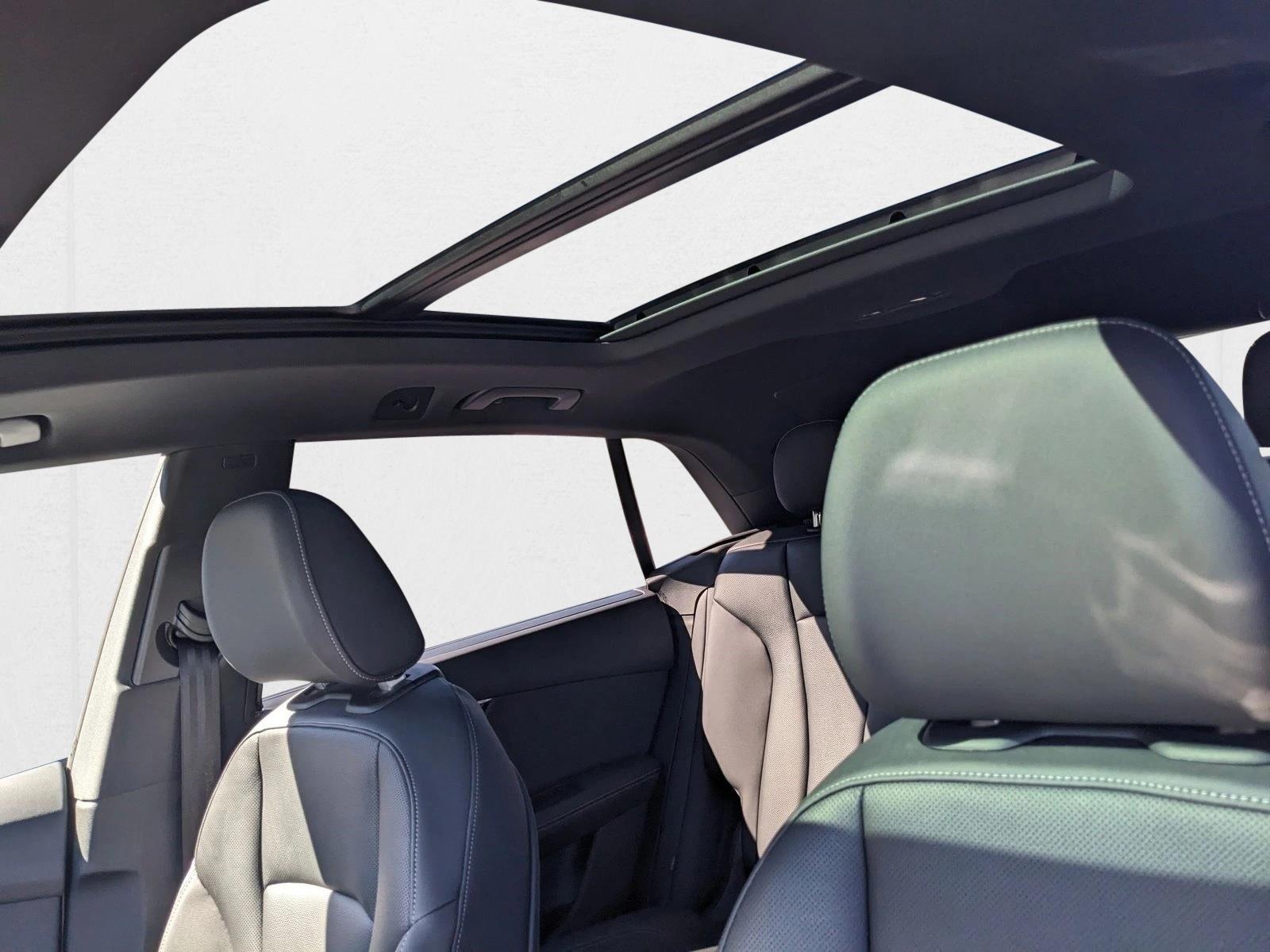 2025 AUDI Q8 - Image 16