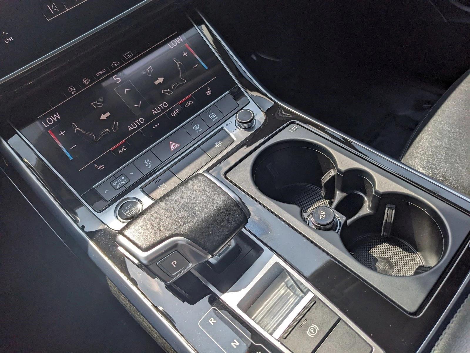 2022 AUDI Q7 - Image 12