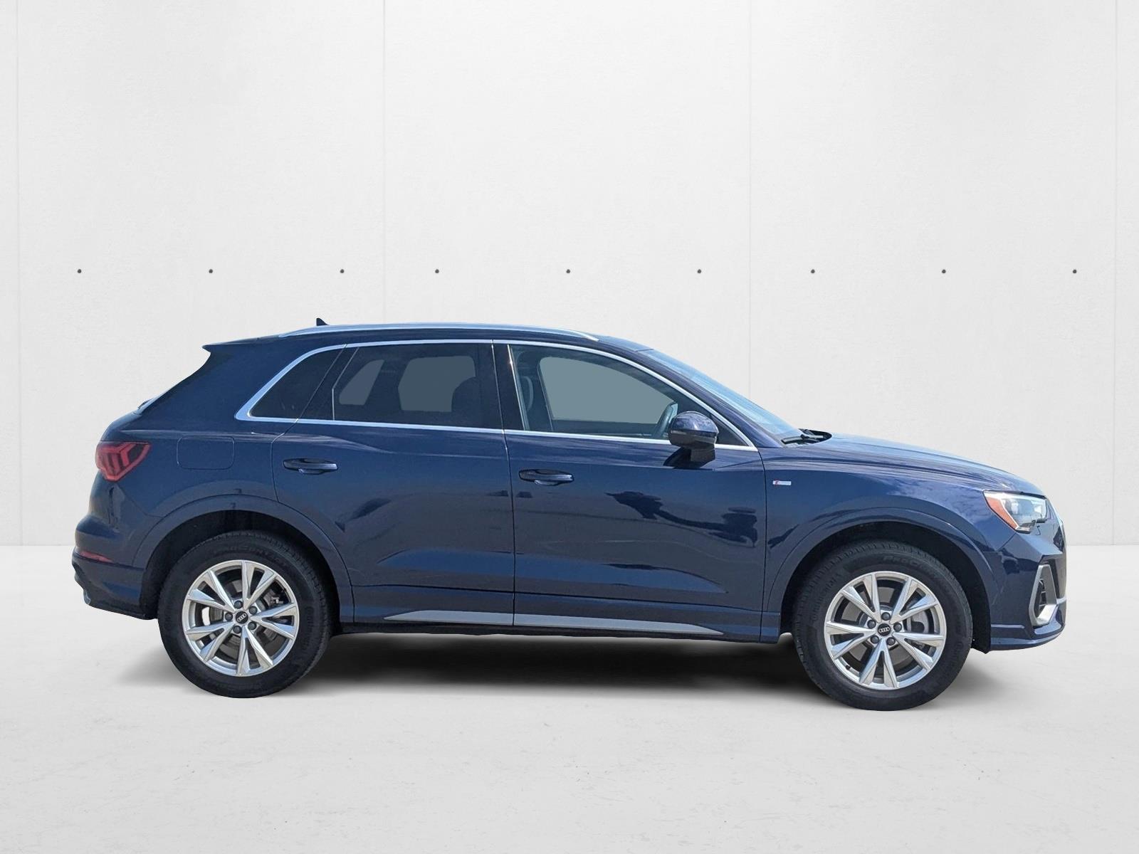 2022 Audi Q3 S line Premium photo 4