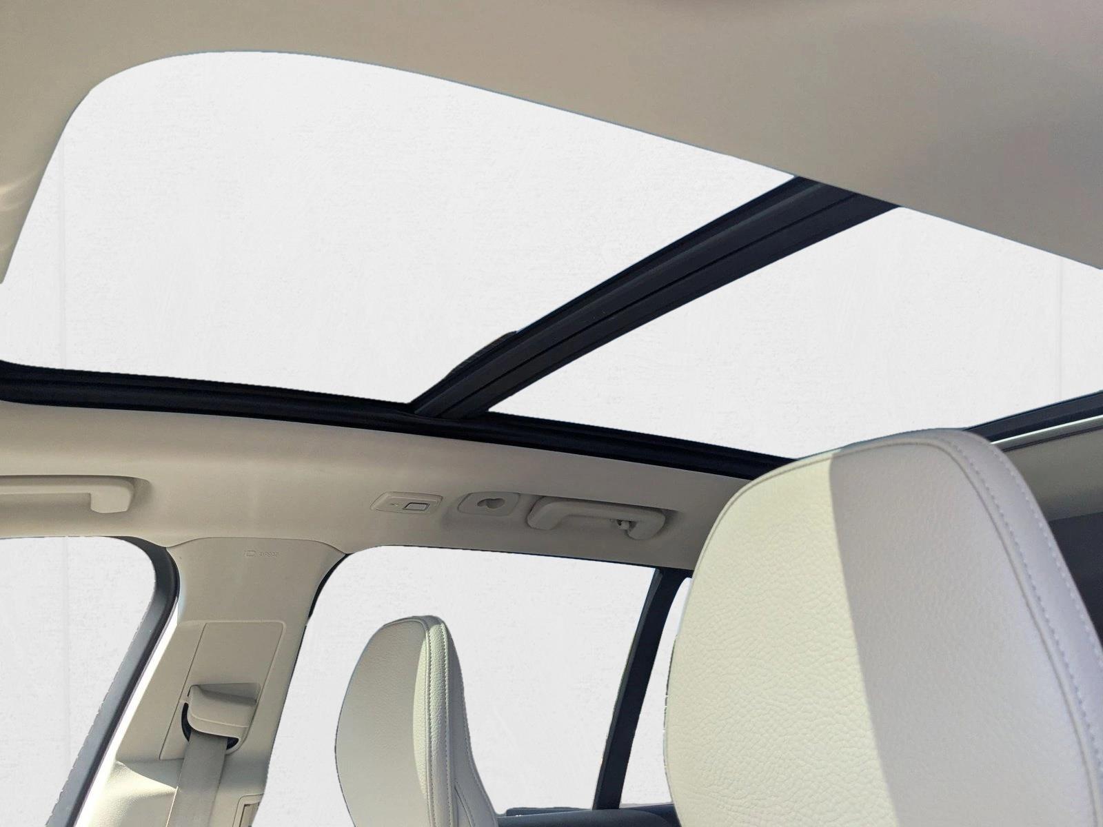 2023 VOLVO XC90 - Image 13