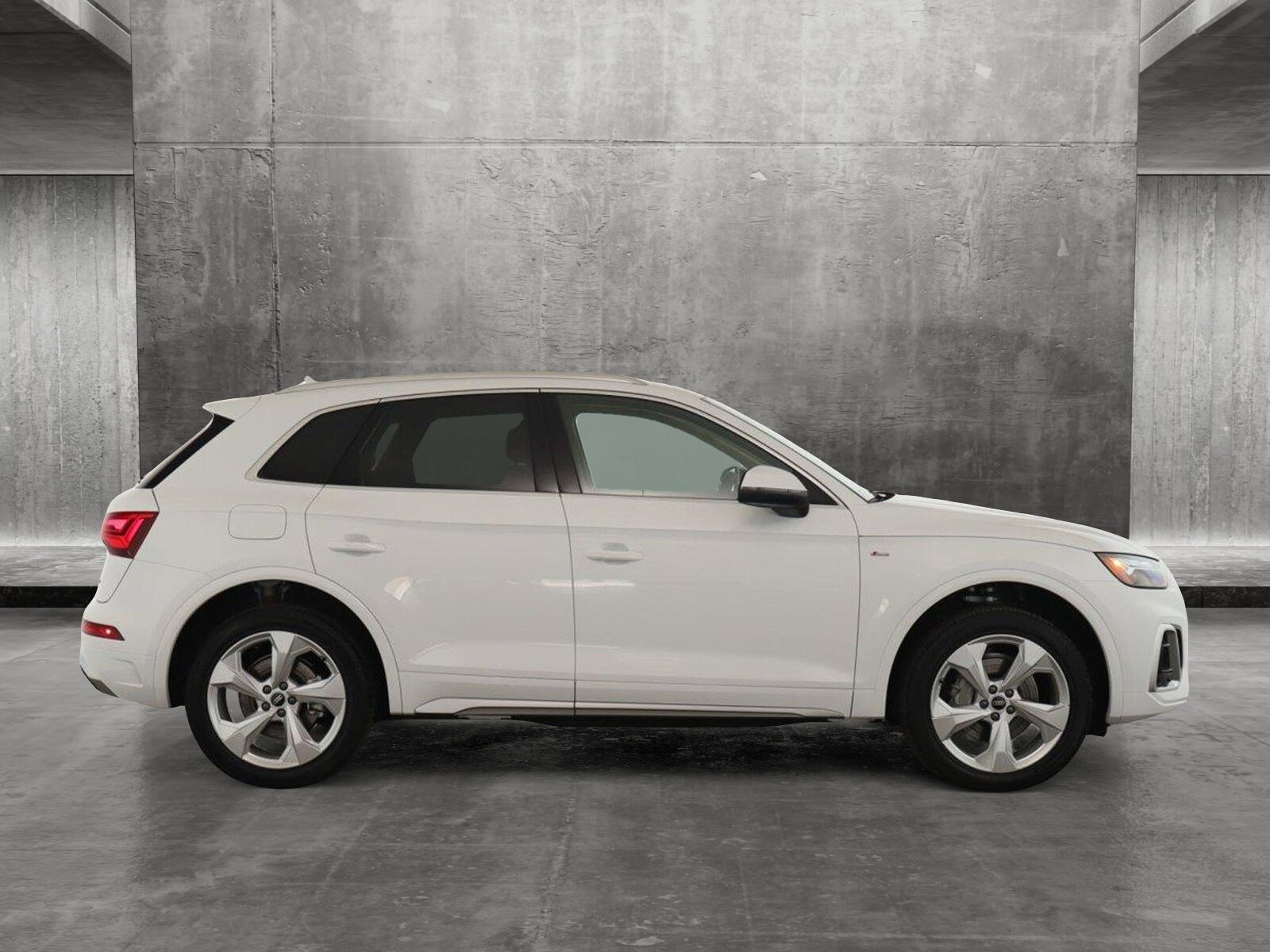 2025 Audi Q5 45 S line Premium Plus photo 4