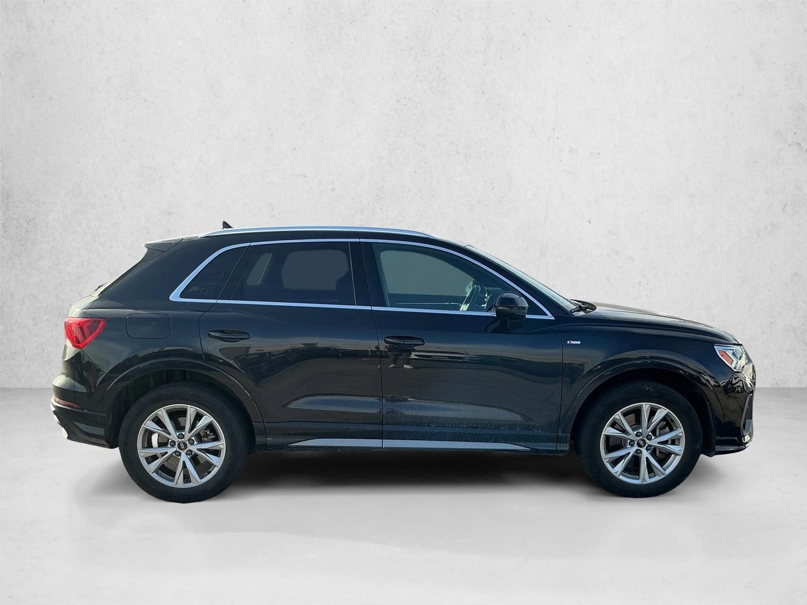2023 Audi Q3 S line Premium Plus photo 4