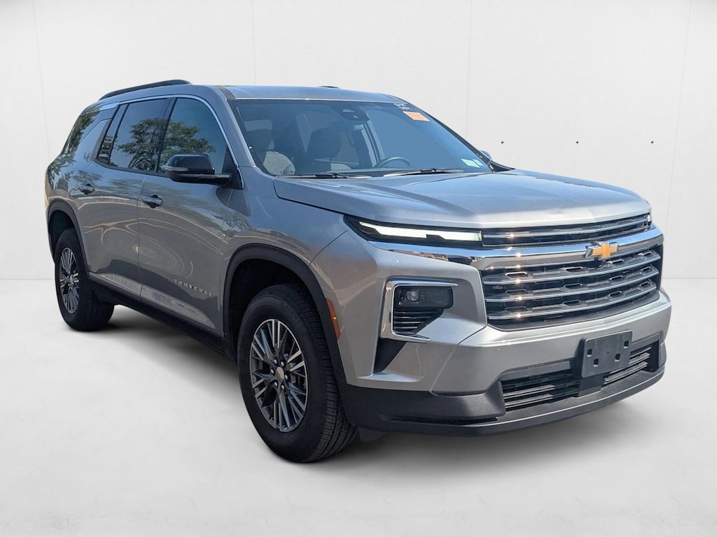 Used 2025 Chevrolet Traverse AWD LT SUV