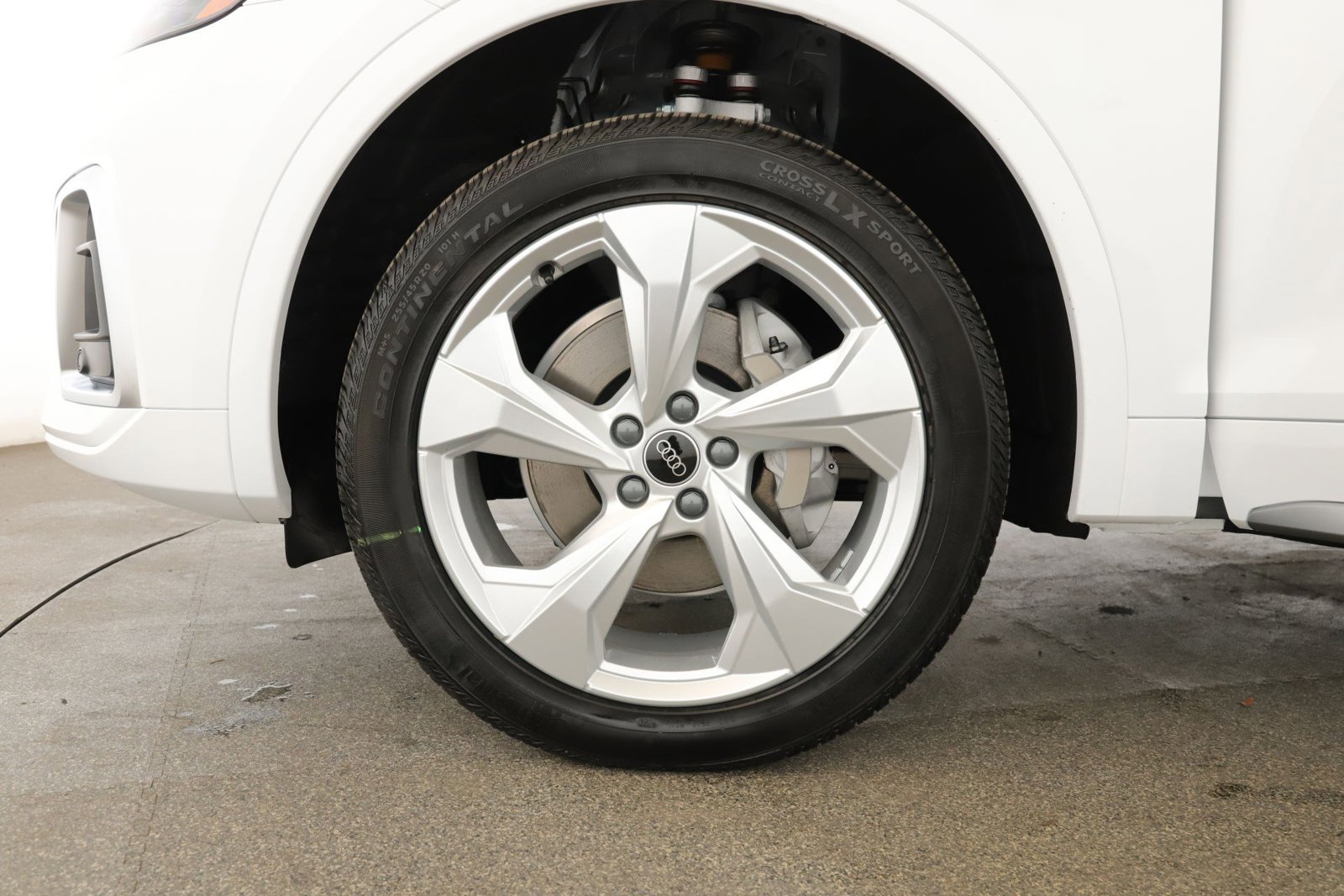 2025 AUDI Q5 - Image 11