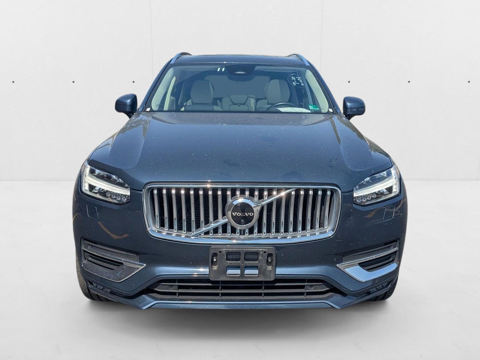 2023 Volvo XC90 Plus photo 2
