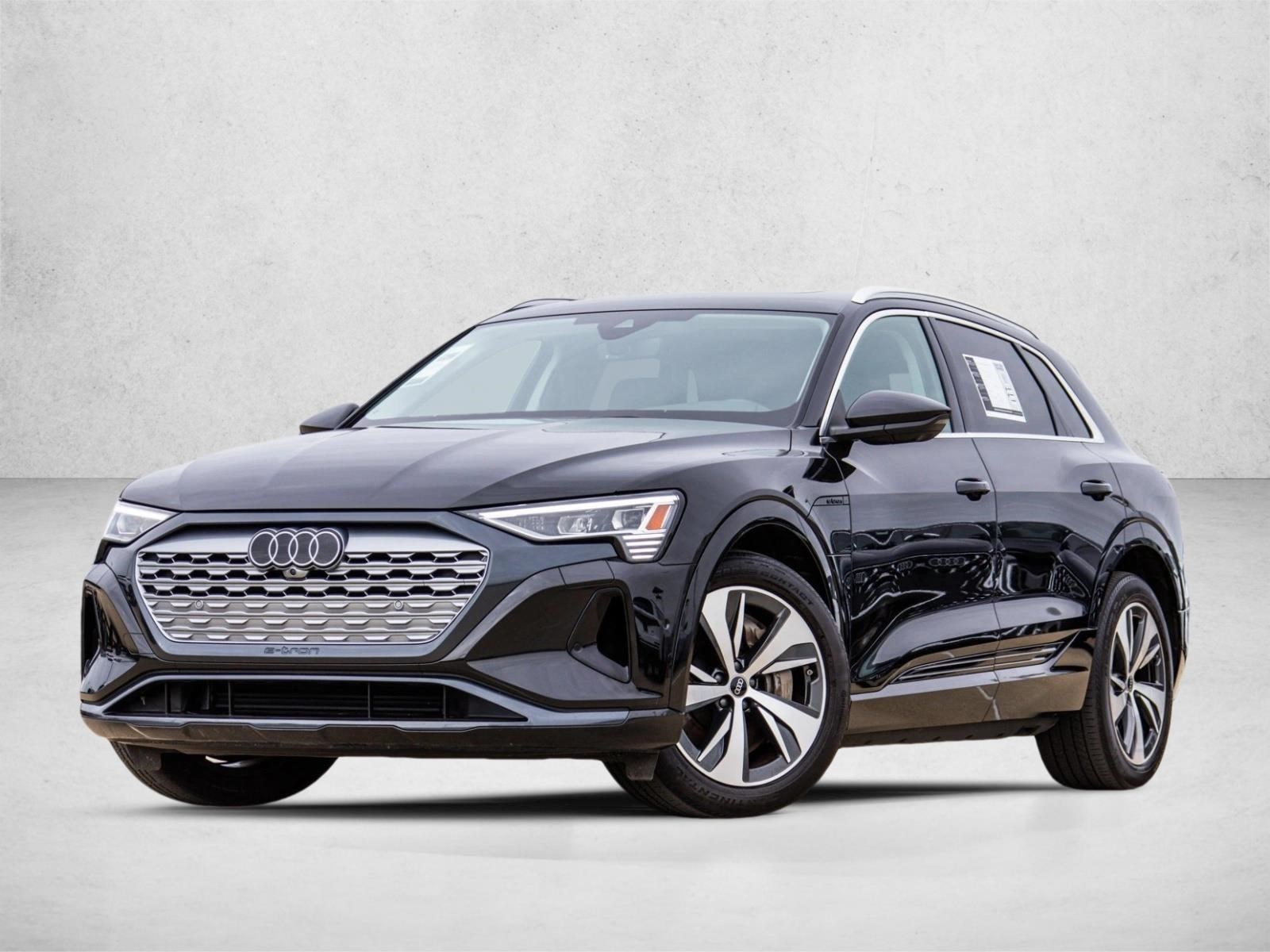  Audi Q8 e-tron