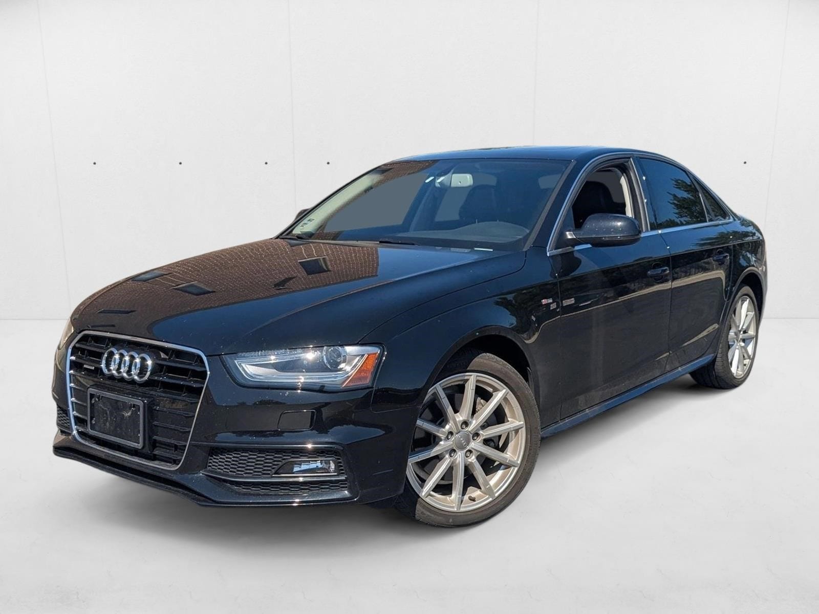 2015 Audi A4 Premium Plus's photo