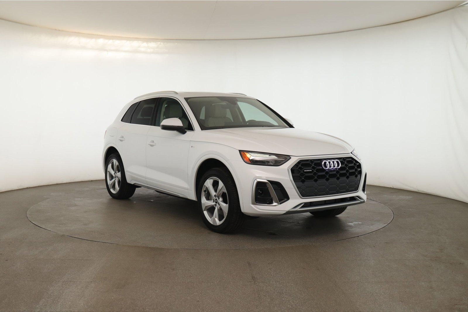 2025 Audi Q5 45 S line Premium Plus photo 3