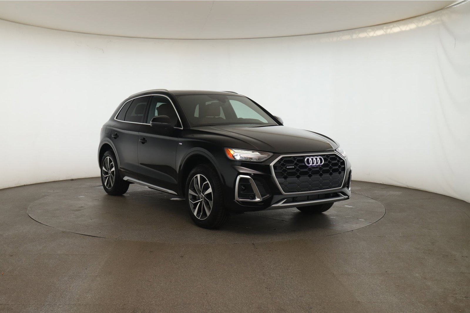 2025 Audi Q5 S line Premium Plus photo 2