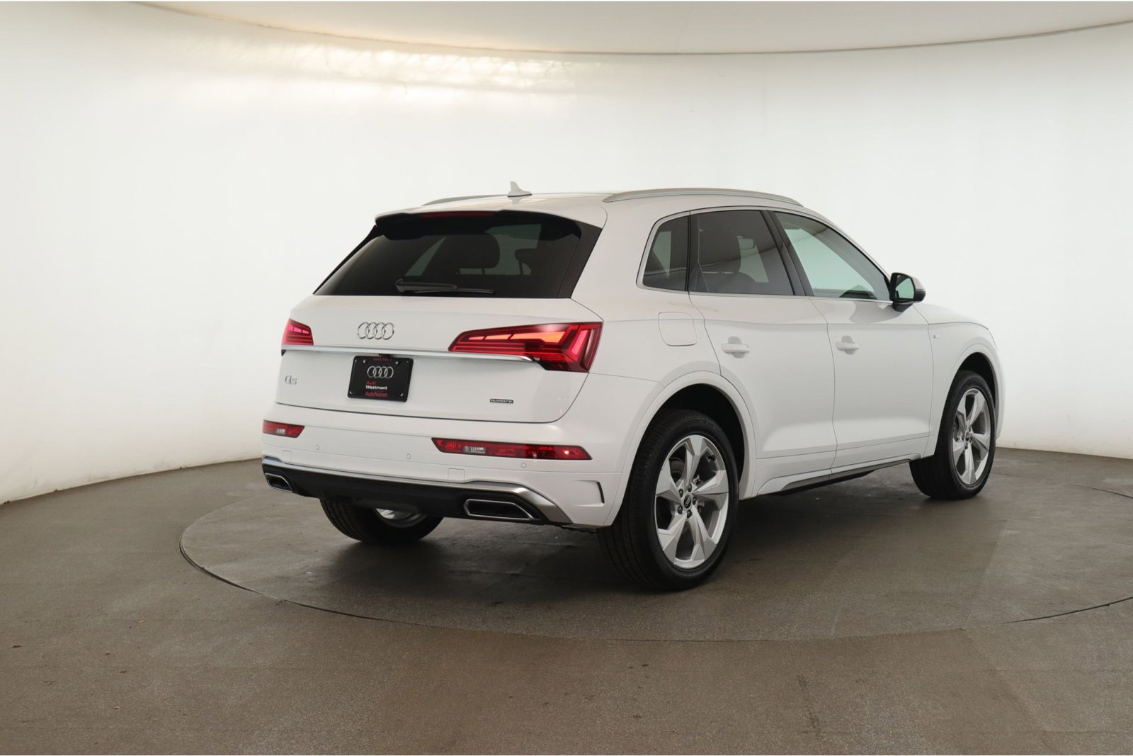 2025 AUDI Q5 - Image 5
