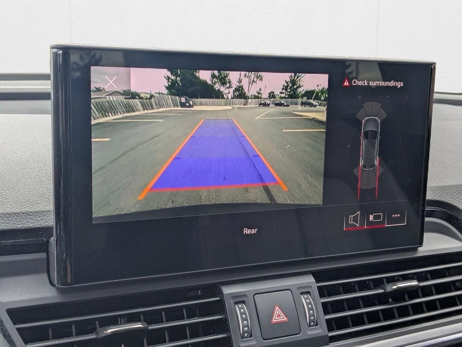 2022 AUDI Q5 - Image 11