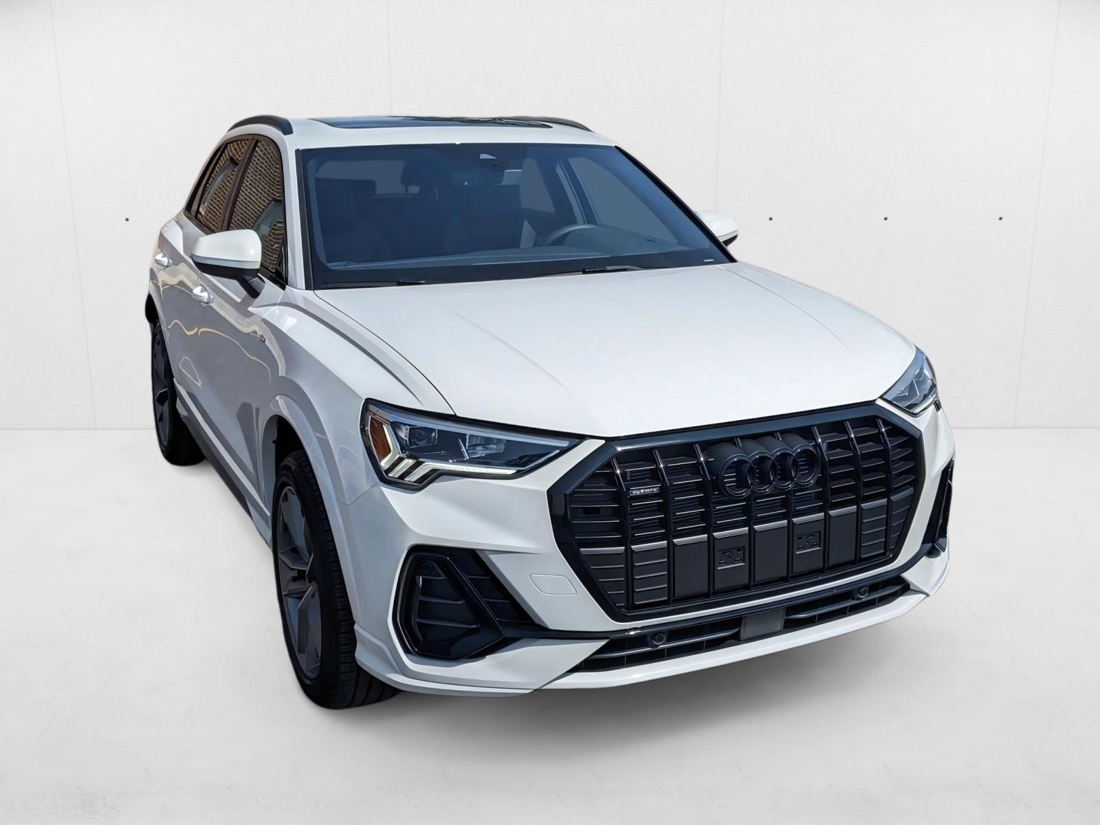 2025 Audi Q3 45 TFSI S line Premium photo 3