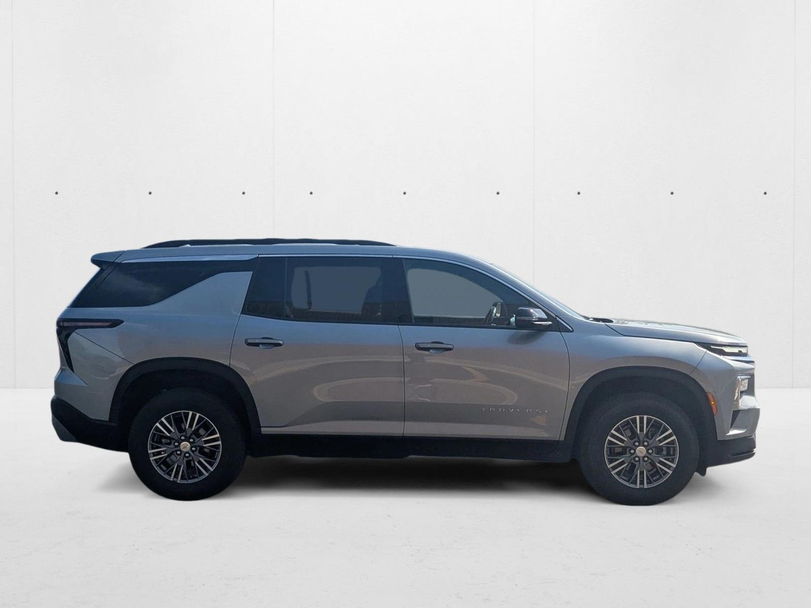 2025 CHEVROLET TRAVERSE - Image 4