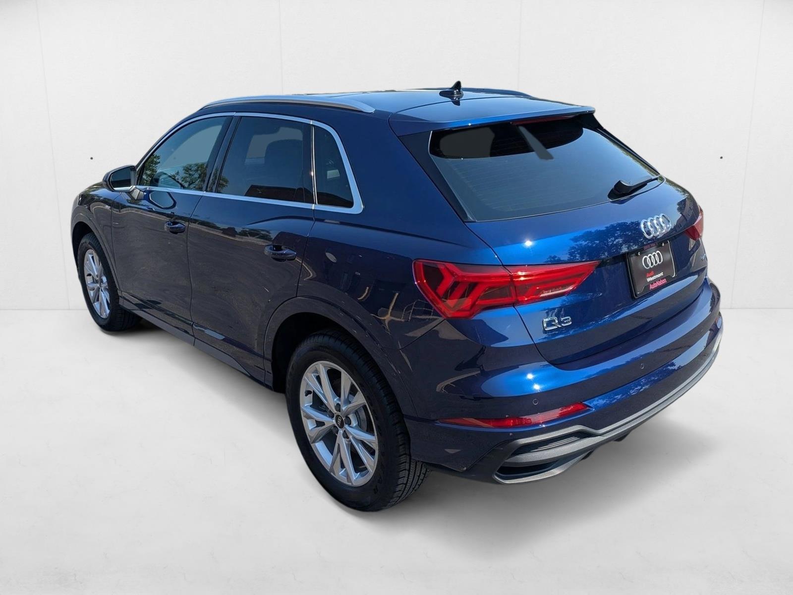 2025 AUDI Q3 - Image 8