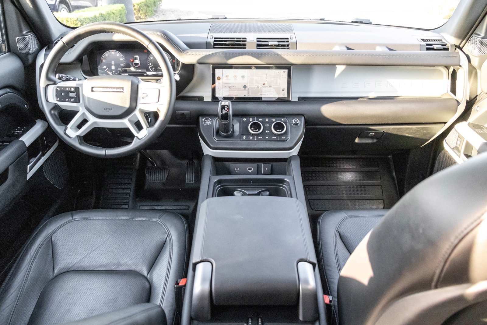 2024 LAND ROVER DEFENDER - Image 21