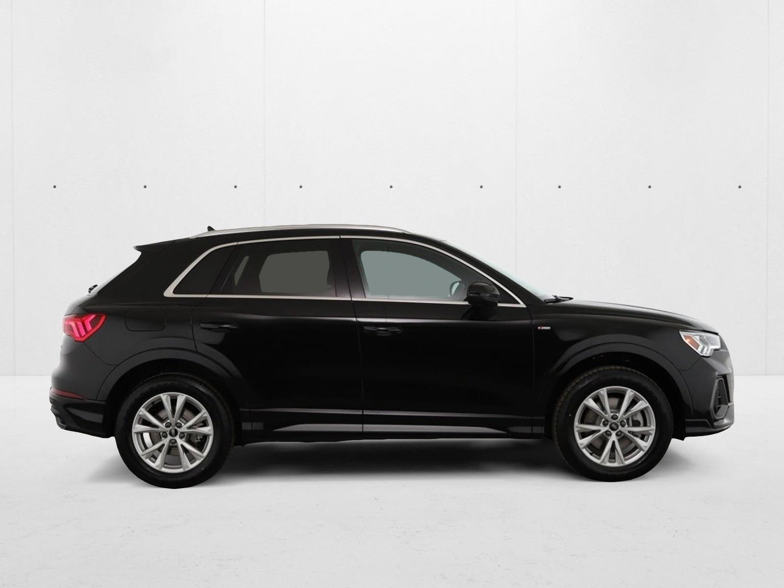 2025 Audi Q3 S line Premium photo 4
