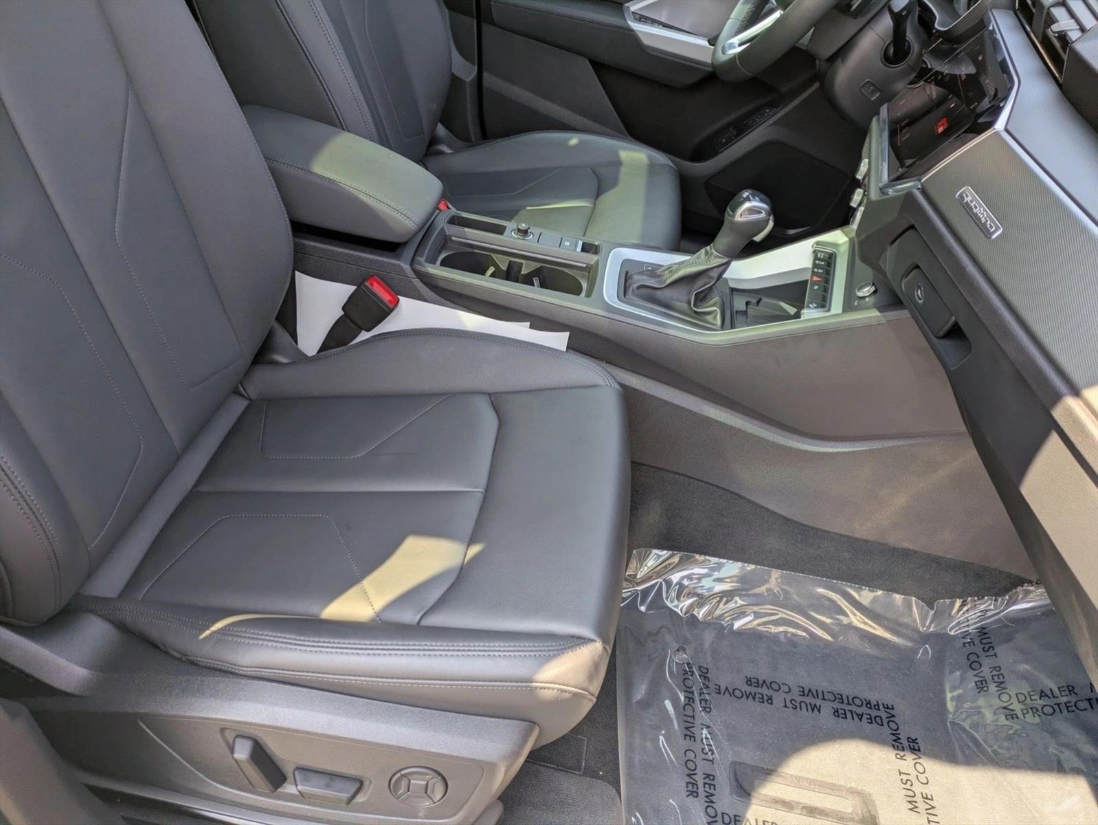 2025 AUDI Q3 - Image 21